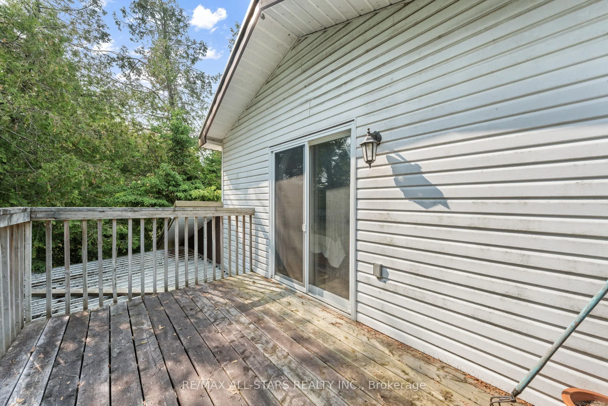 14 Wychwood Drive E