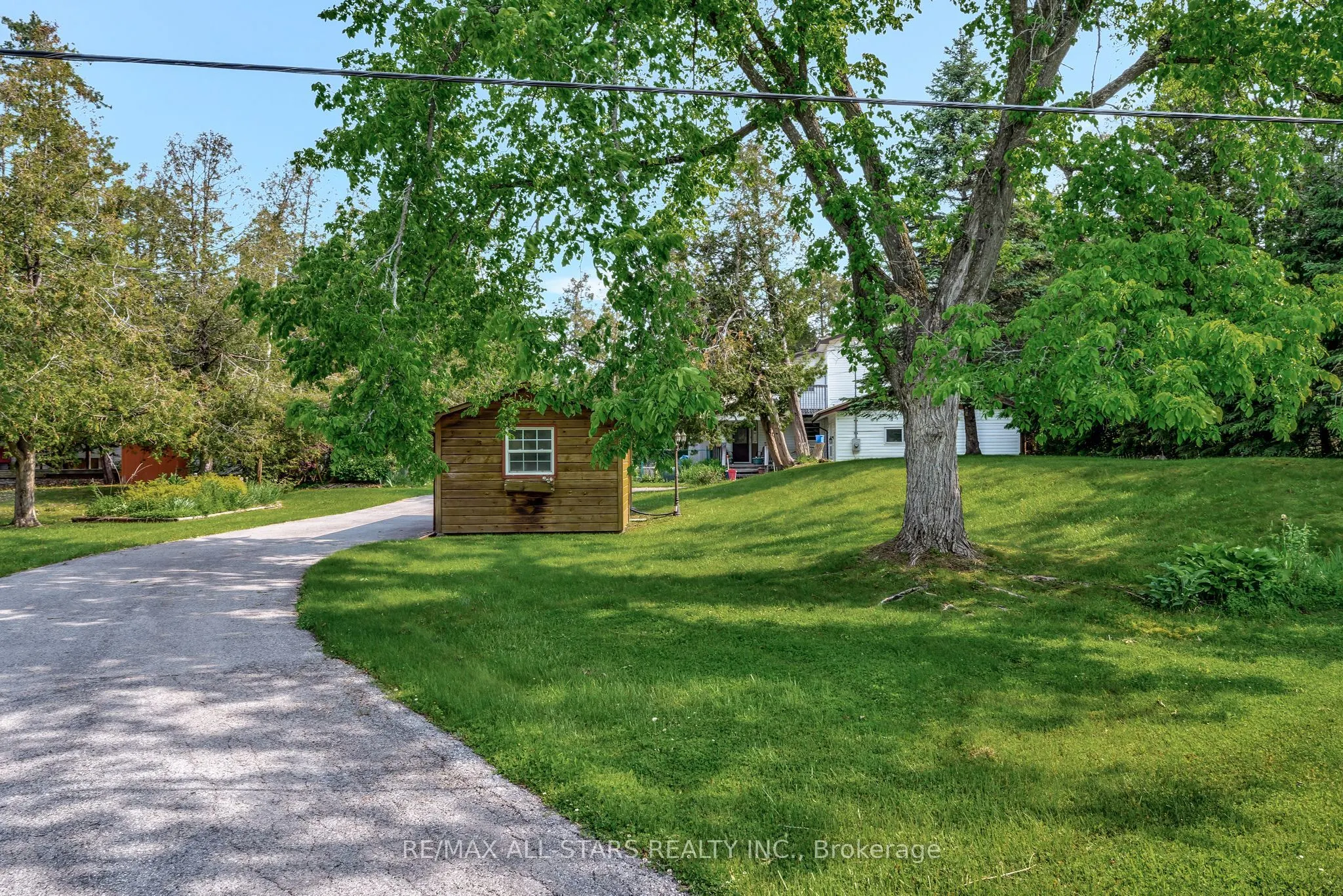 14 Wychwood Drive E