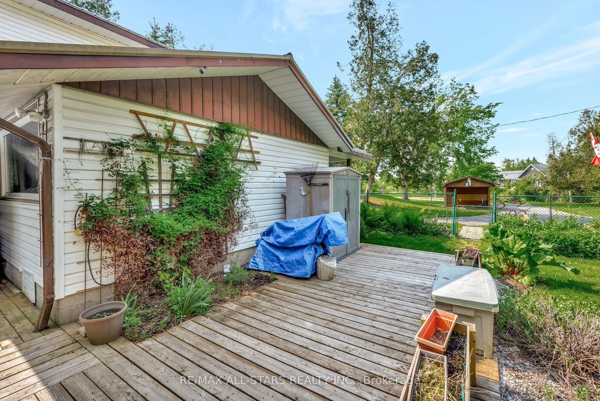 14 Wychwood Drive E