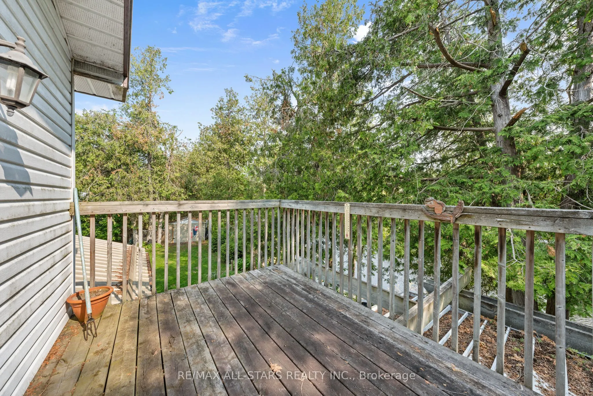 14 Wychwood Drive E