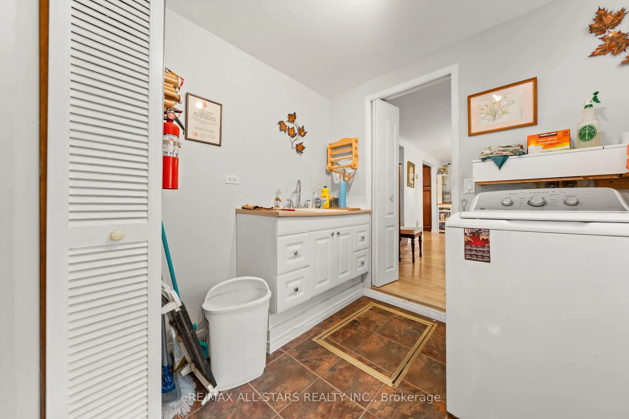 14 Wychwood Drive E