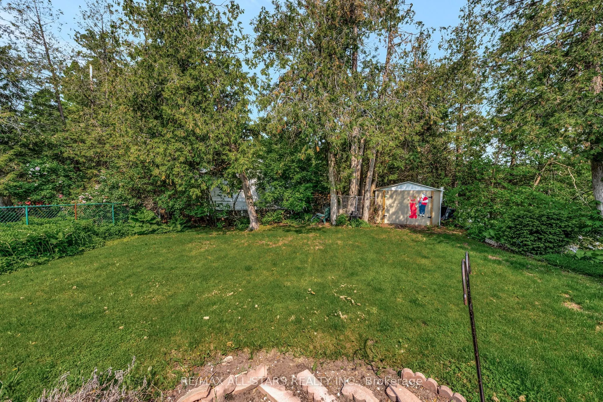 14 Wychwood Drive E