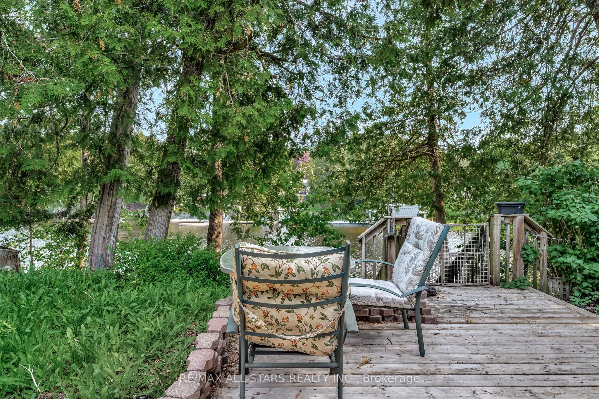 14 Wychwood Drive E