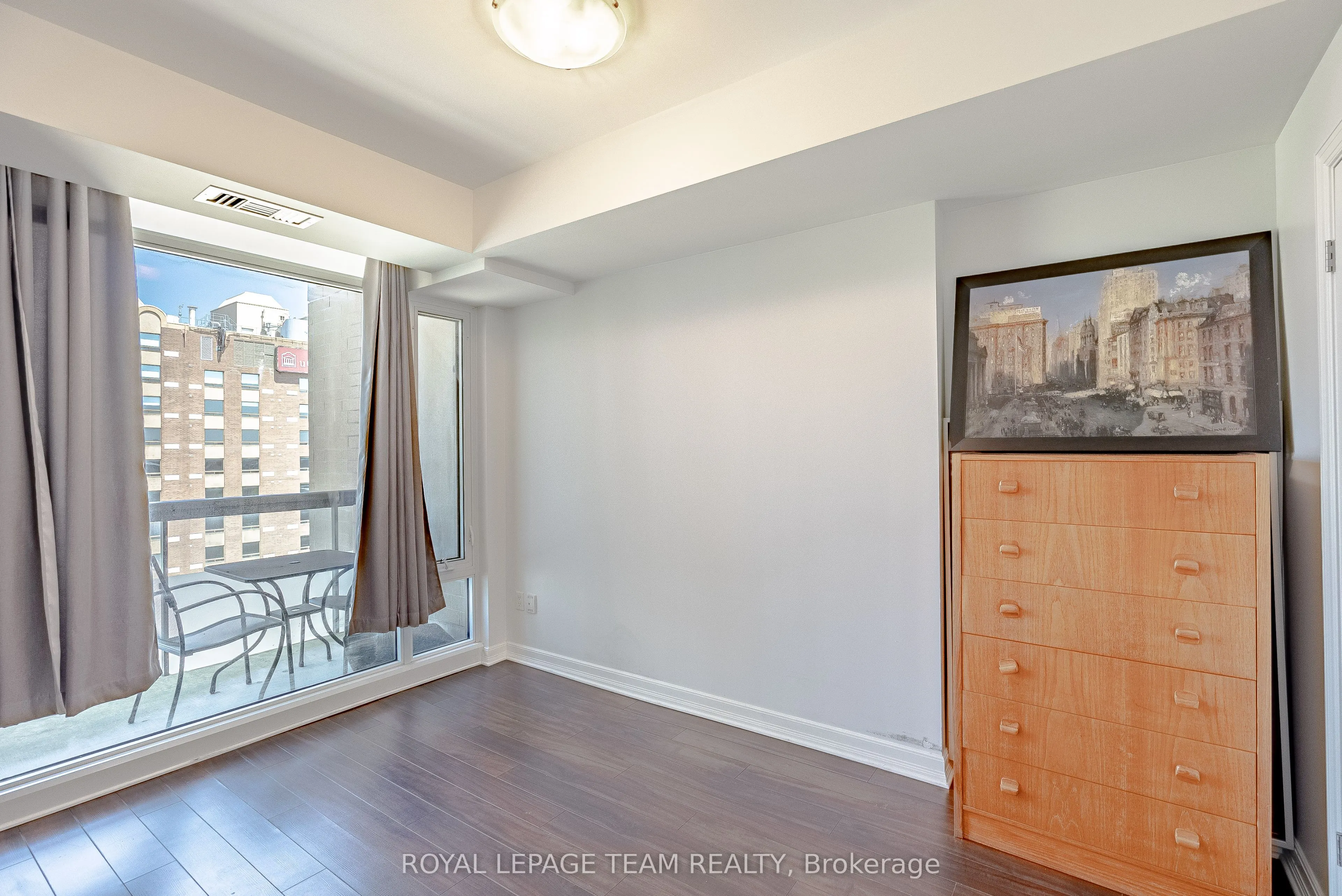 238 Besserer Street, #1209