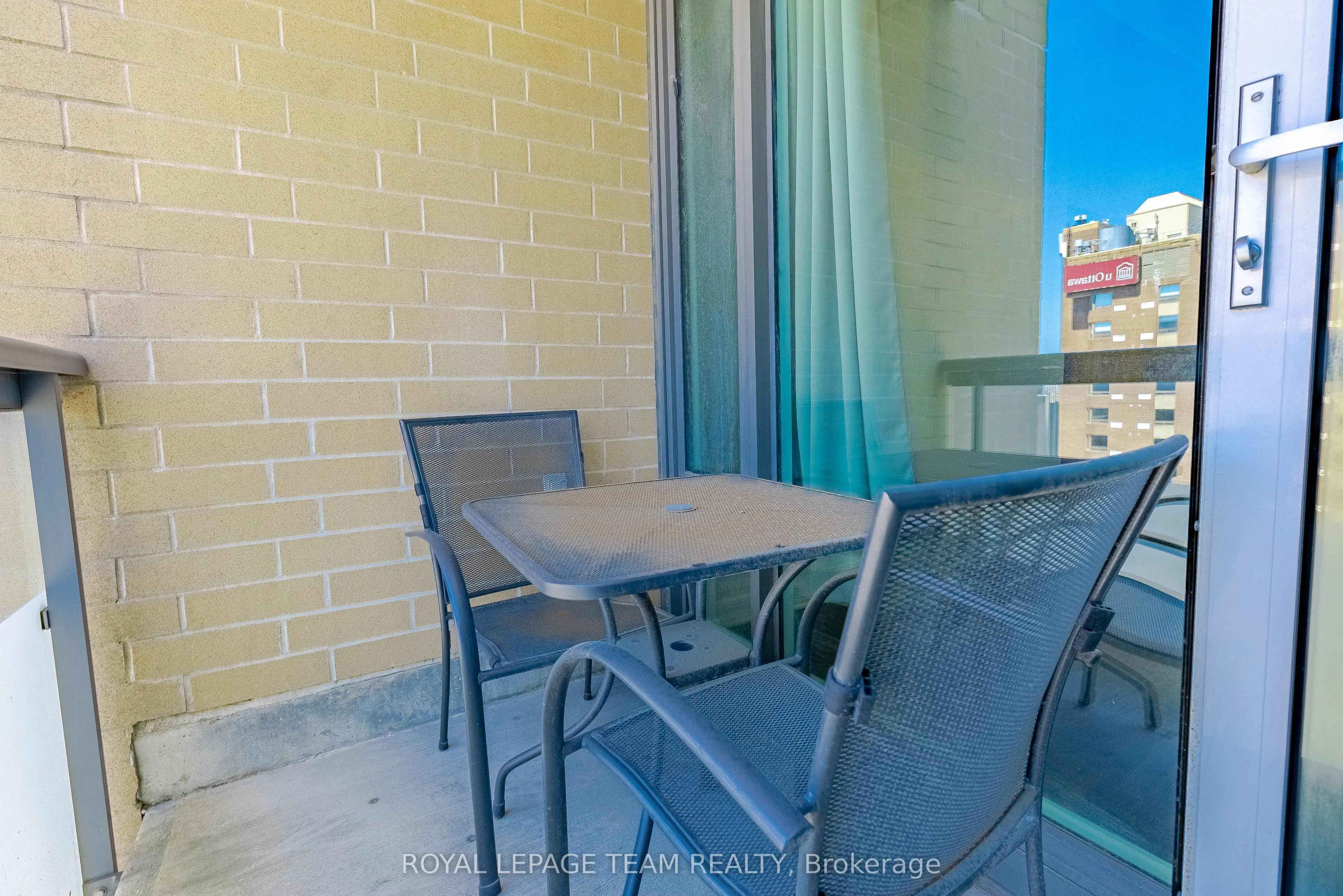 238 Besserer Street, #1209