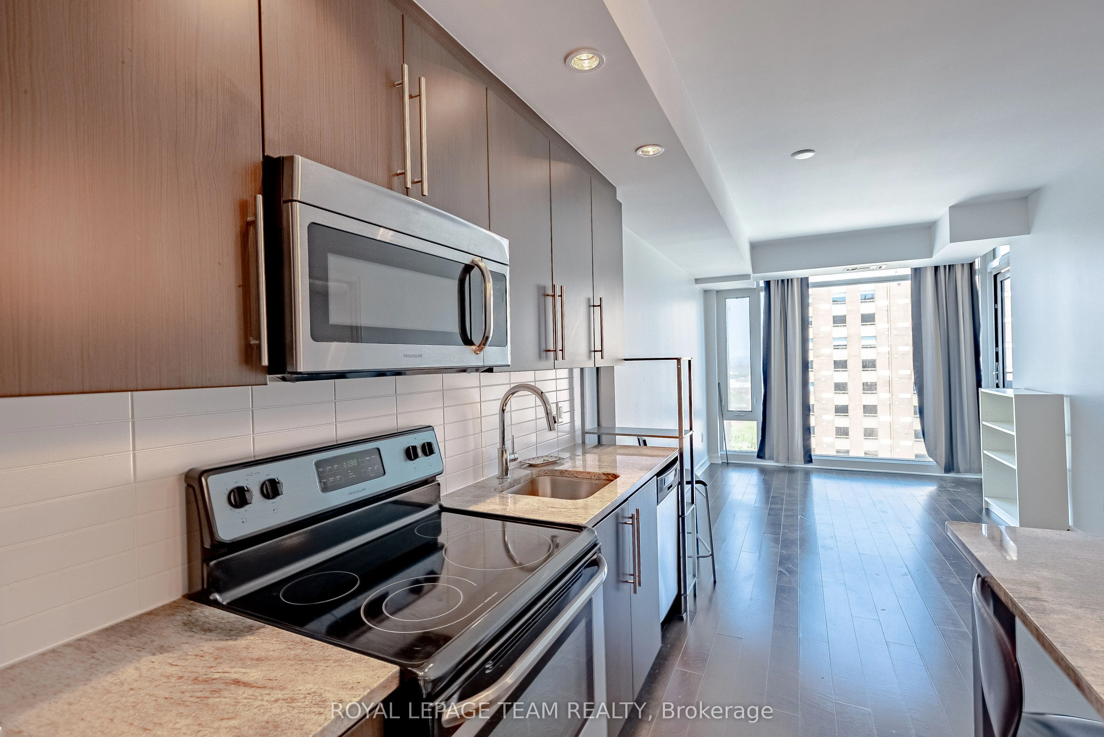 238 Besserer Street, #1209
