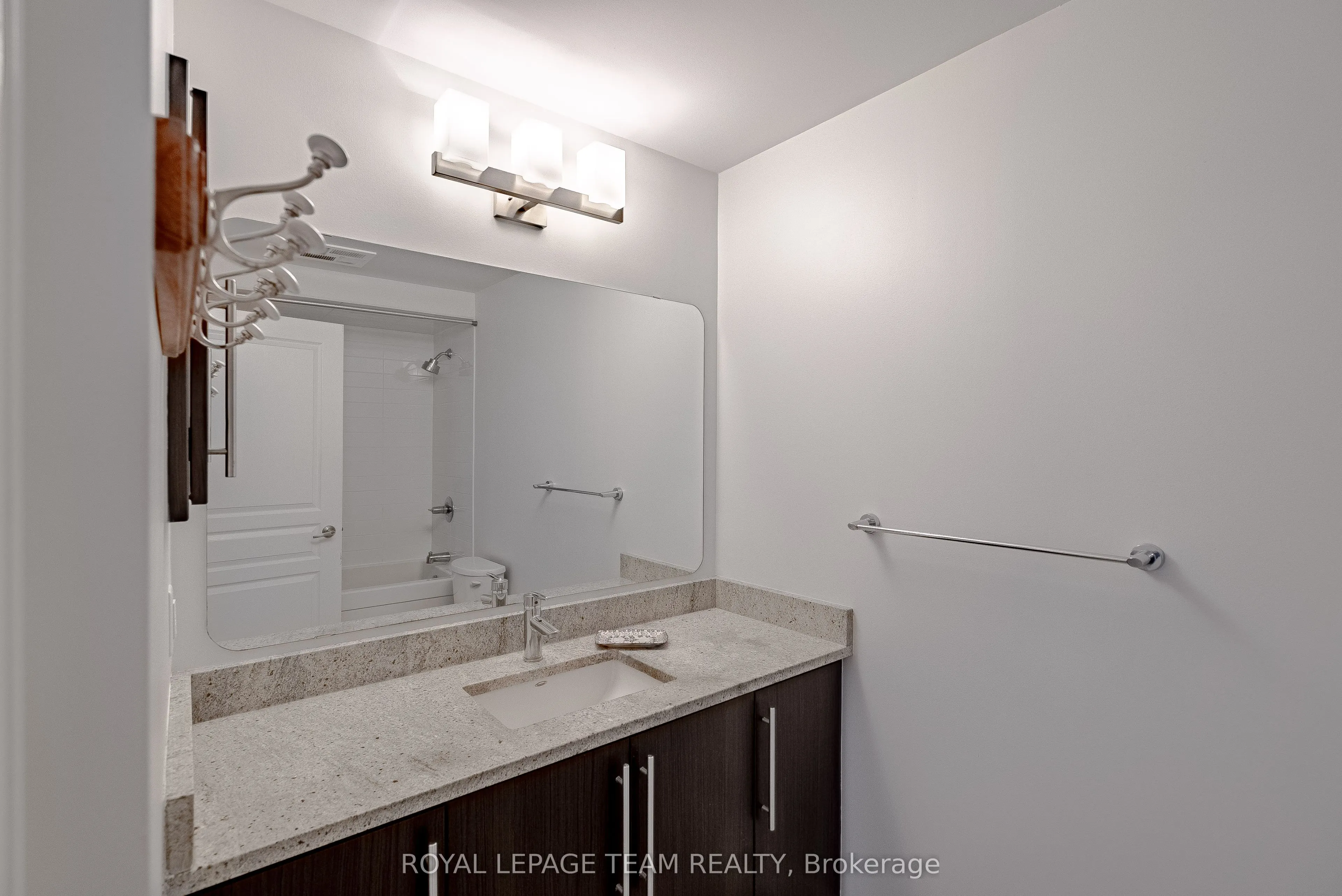 238 Besserer Street, #1209