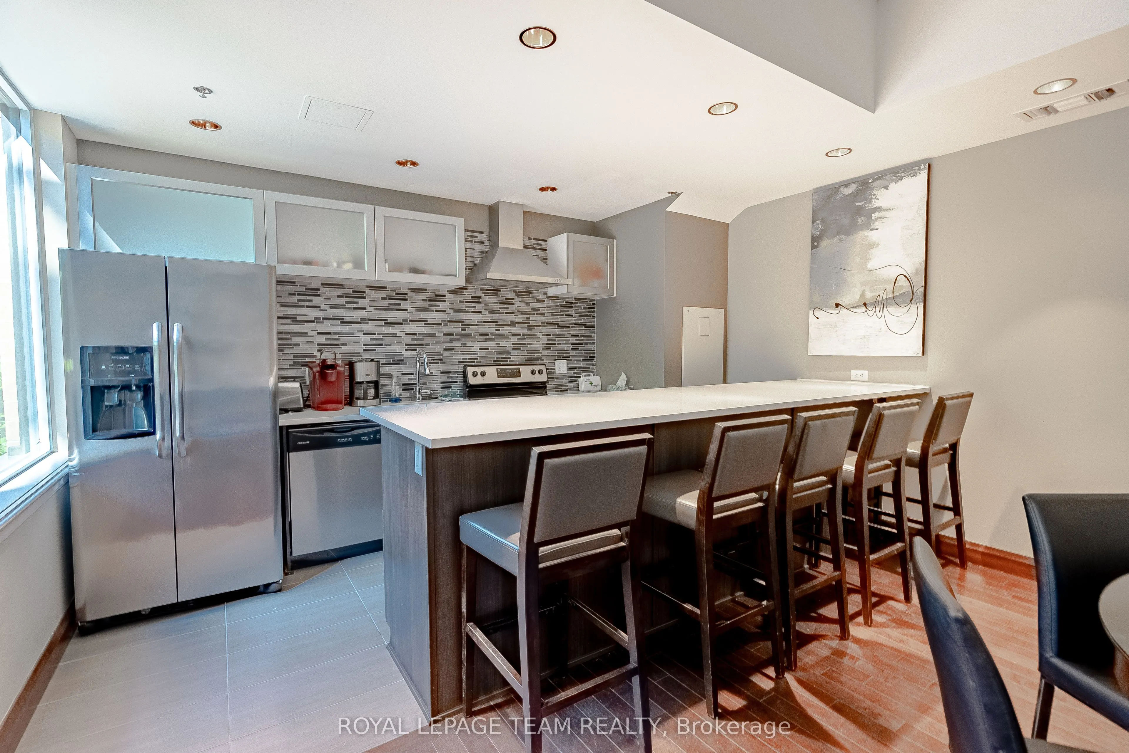 238 Besserer Street, #1209