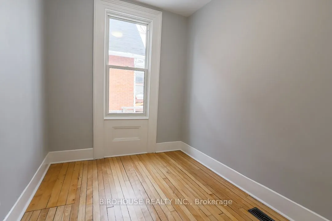 20 St Lawrence Street, #Main Floor