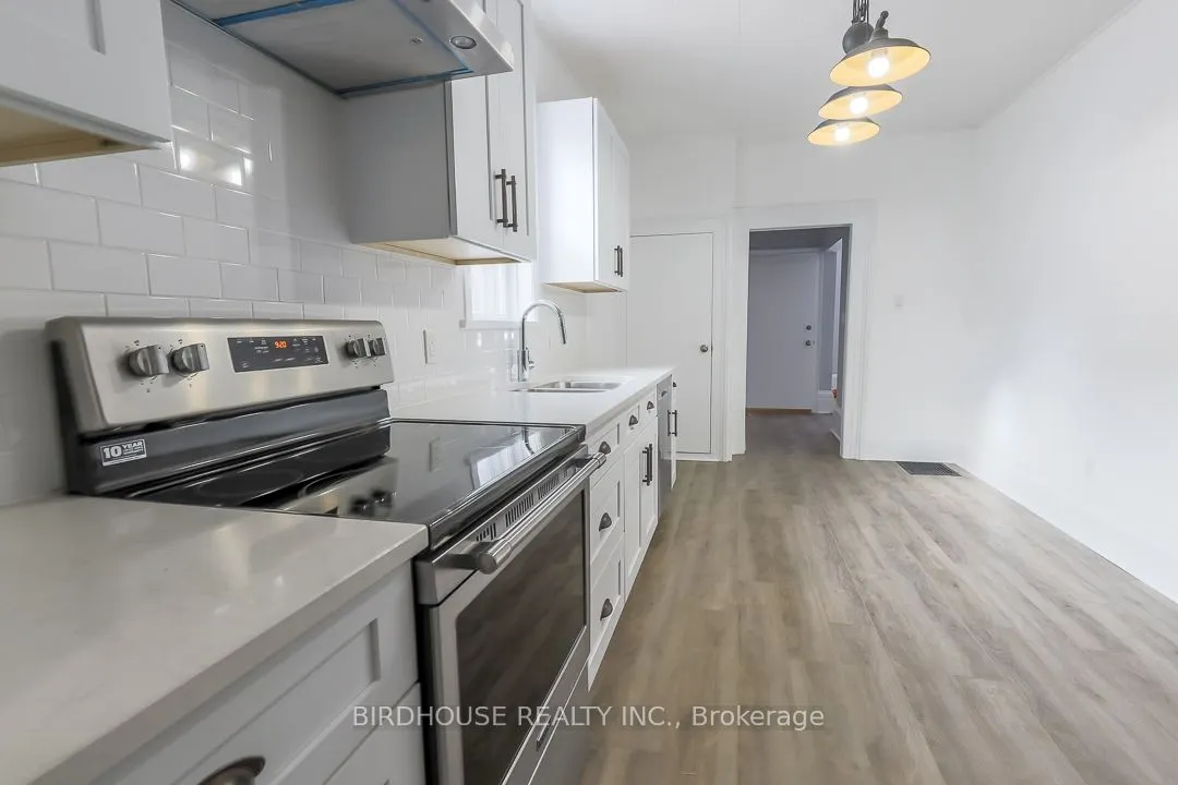 20 St Lawrence Street, #Main Floor