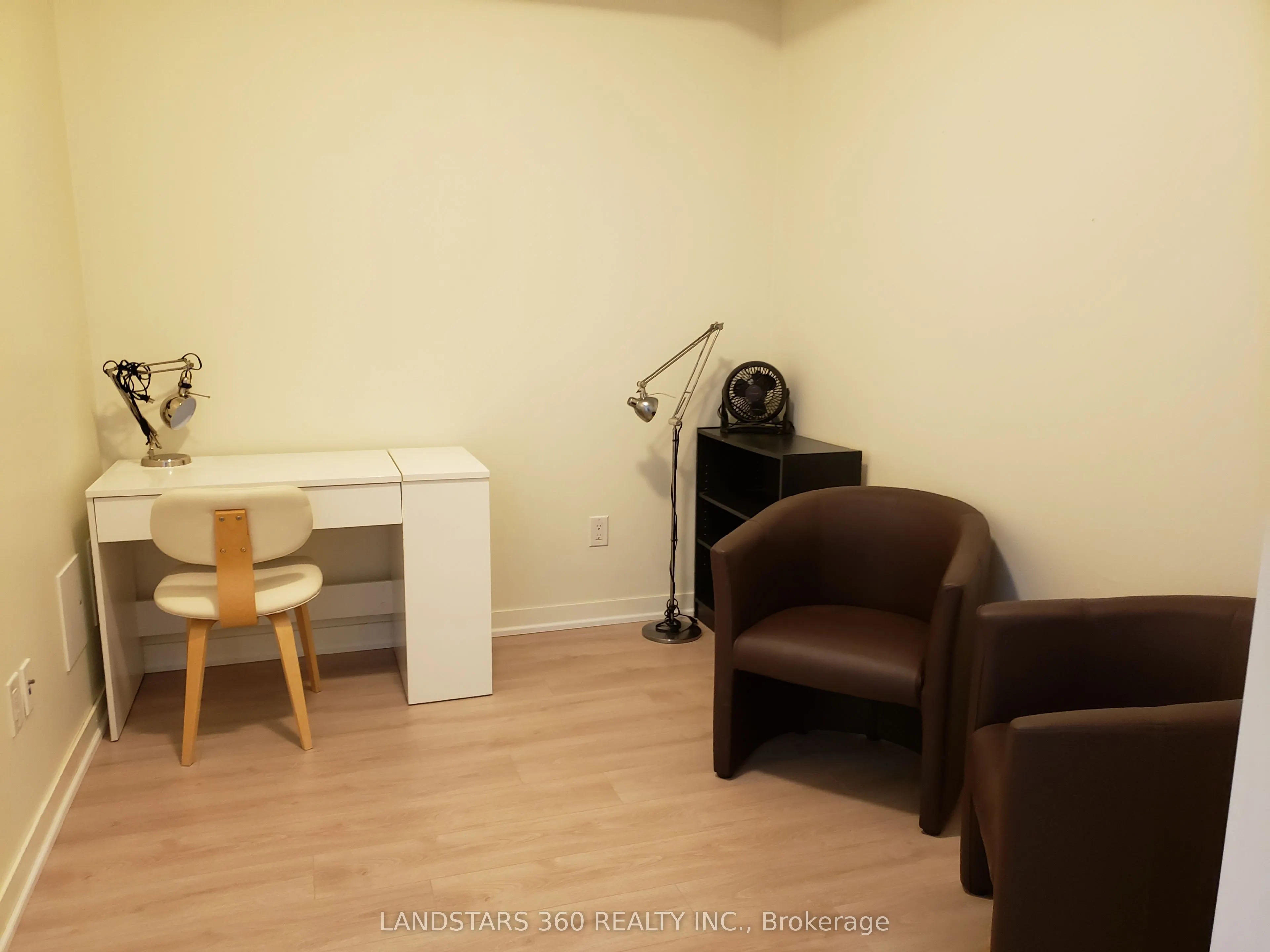318 Spruce Street, #1006