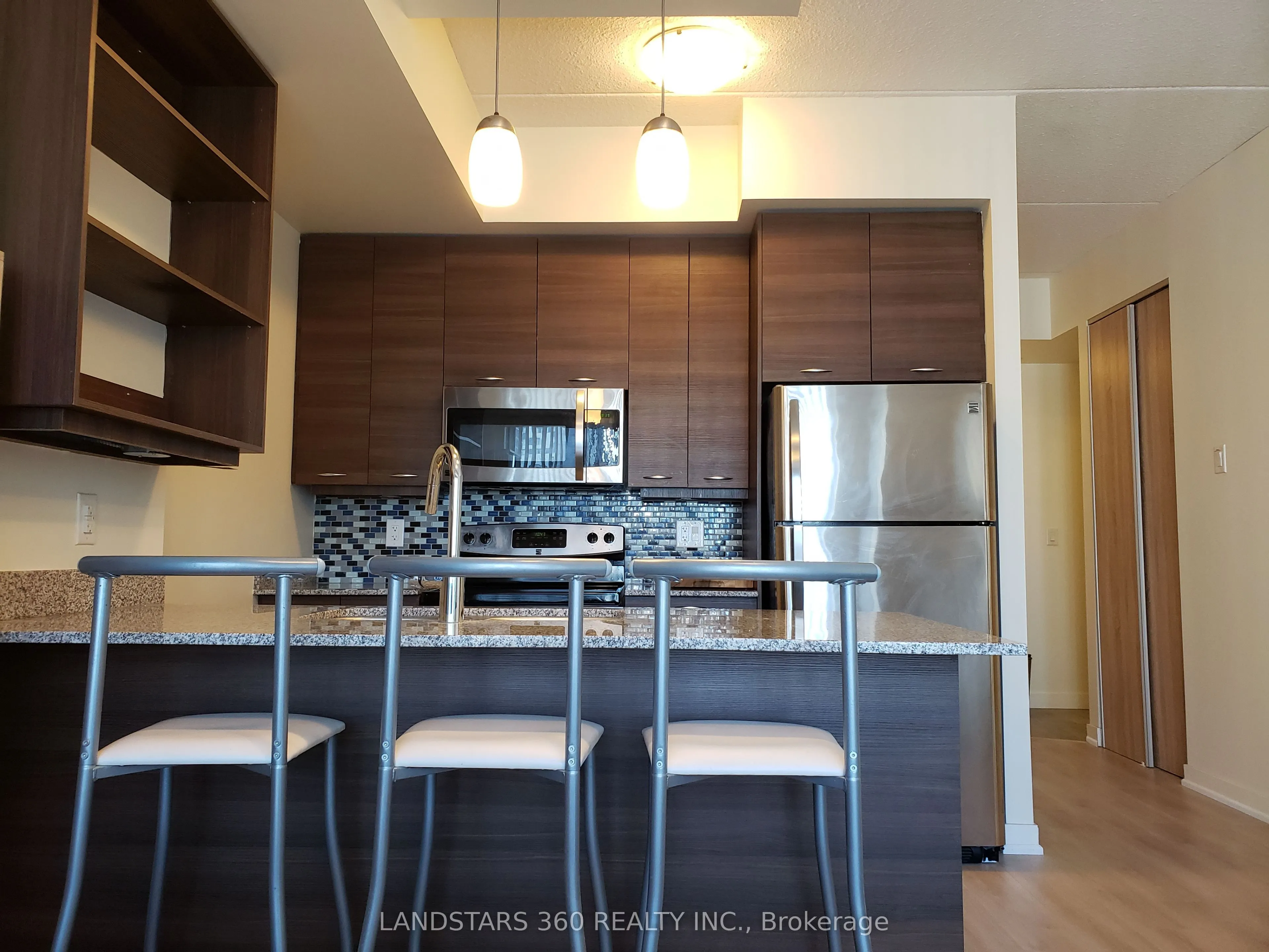 318 Spruce Street, #1006