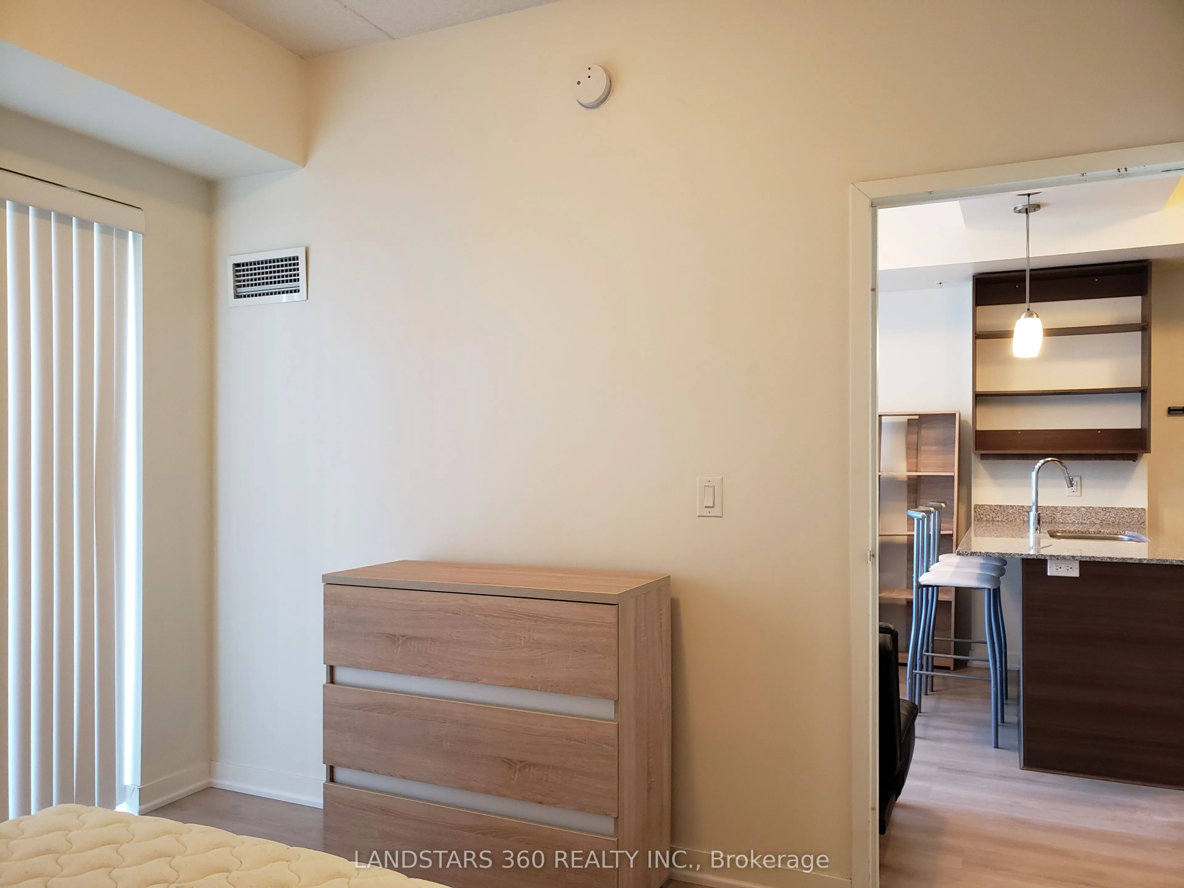 318 Spruce Street, #1006