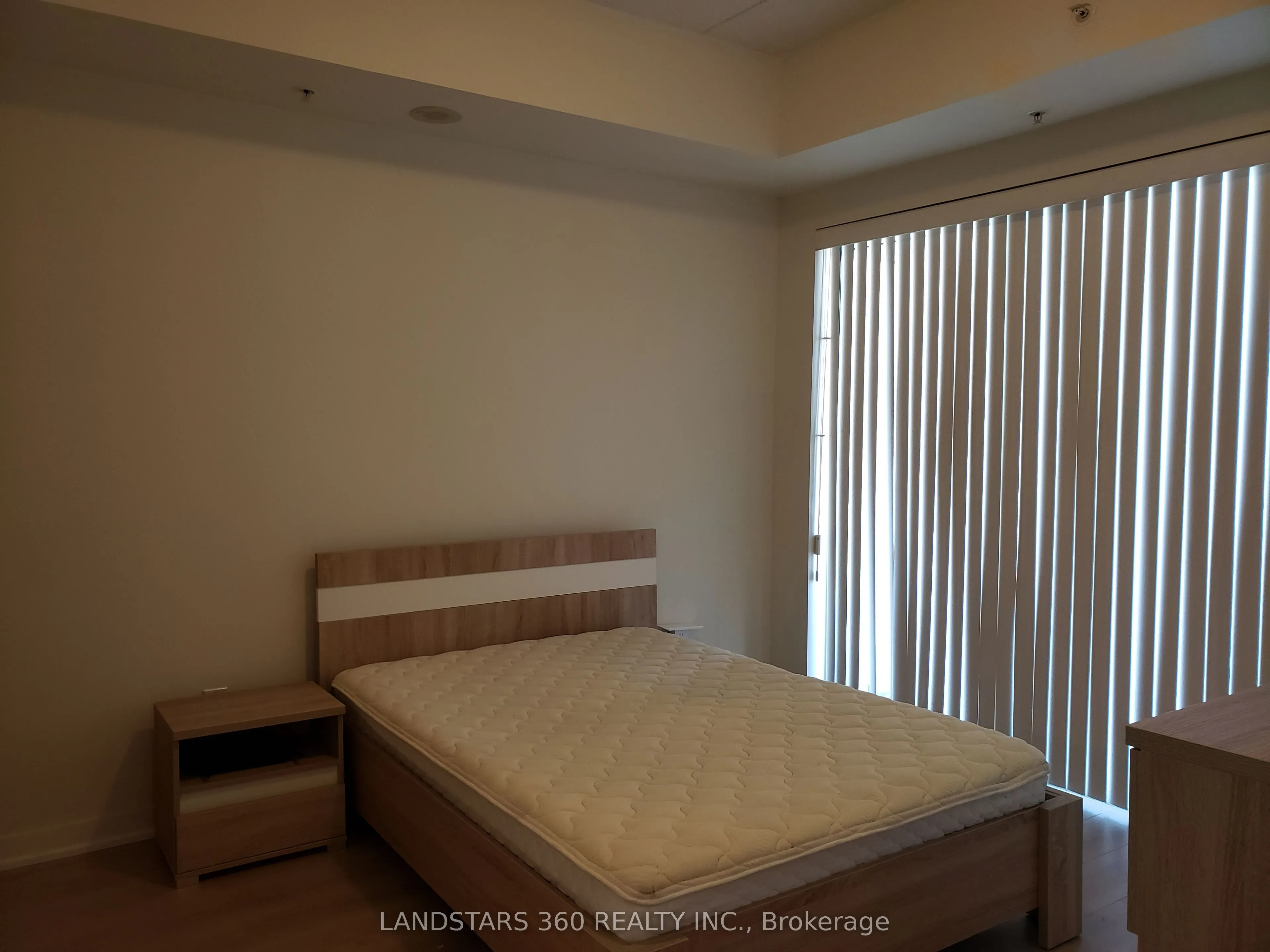 318 Spruce Street, #1006