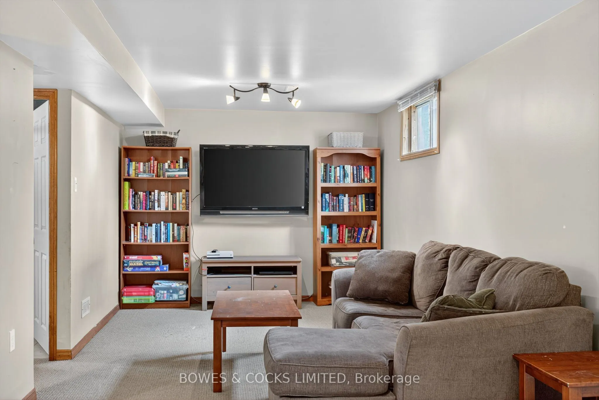 1349 Tudor Crescent