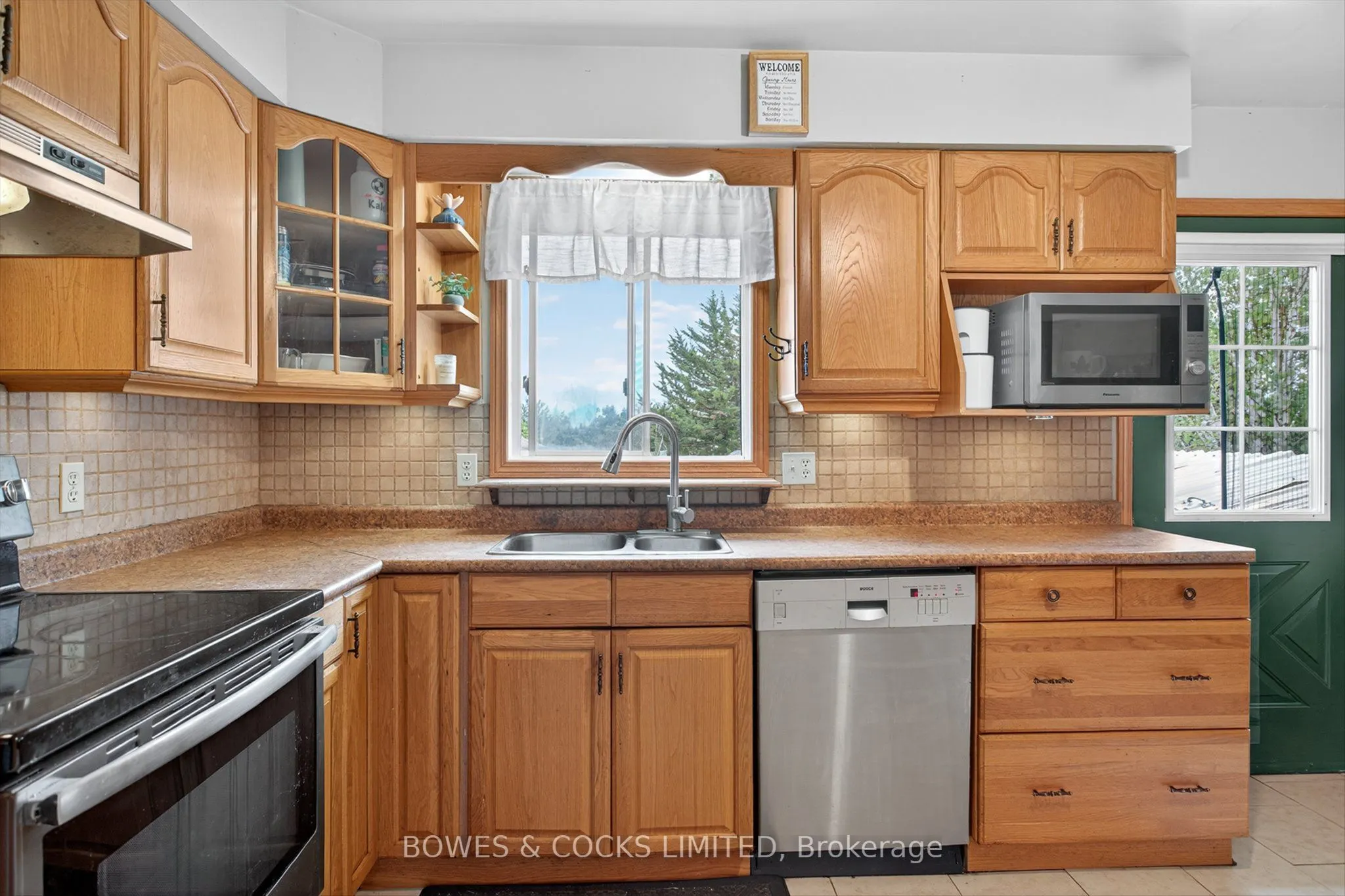 1349 Tudor Crescent