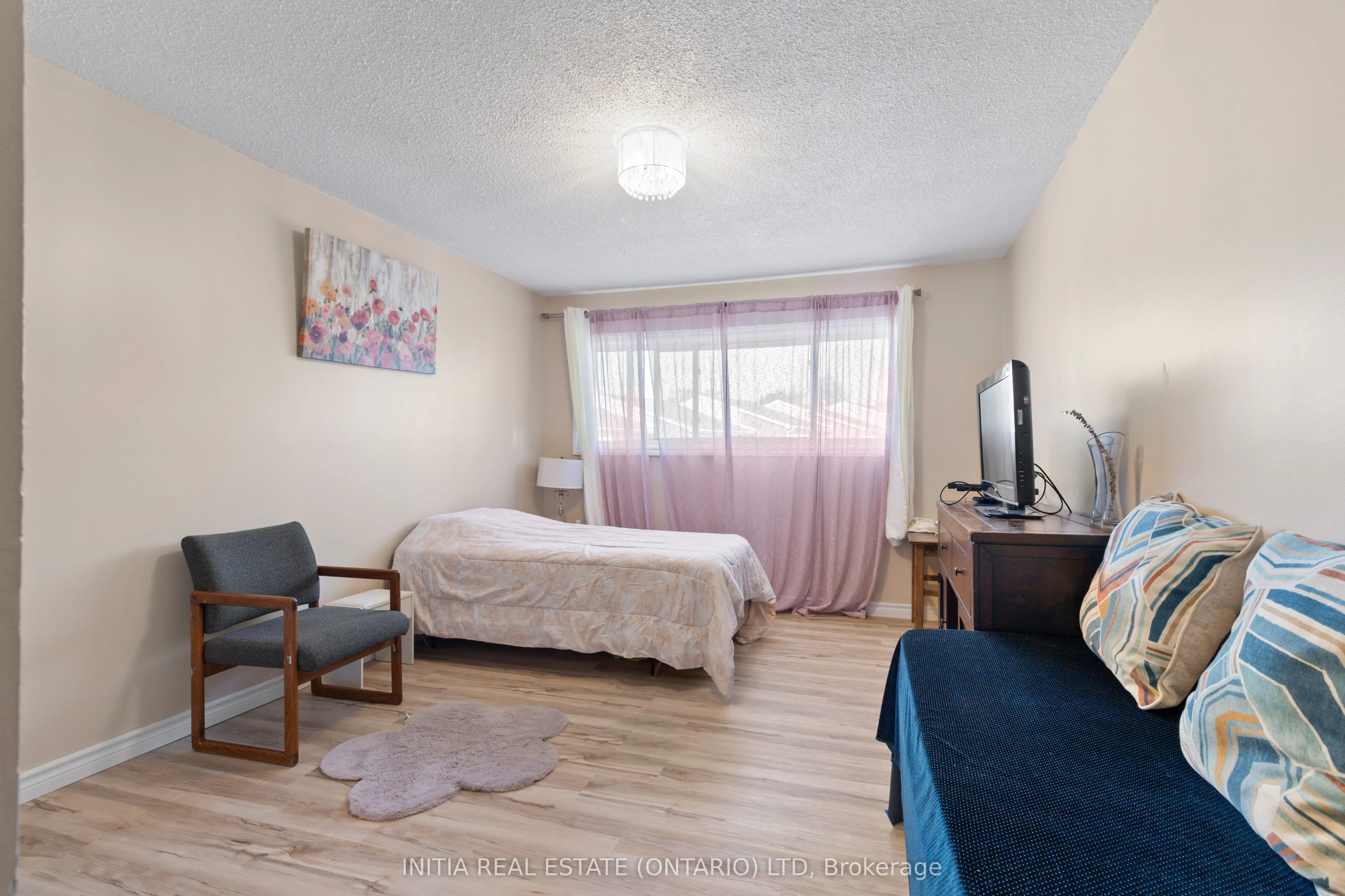 700 Osgoode Drive, #16