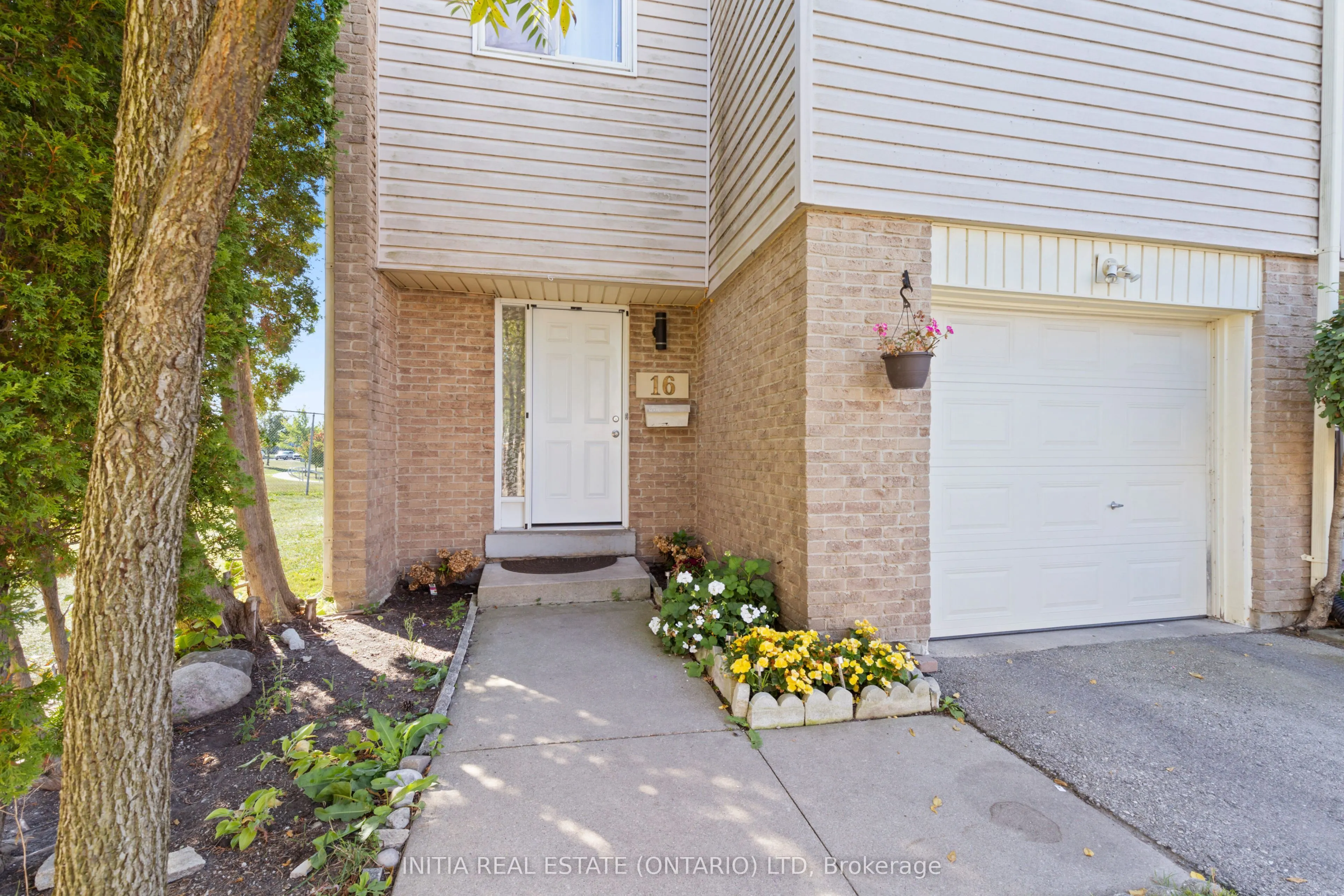 700 Osgoode Drive, #16
