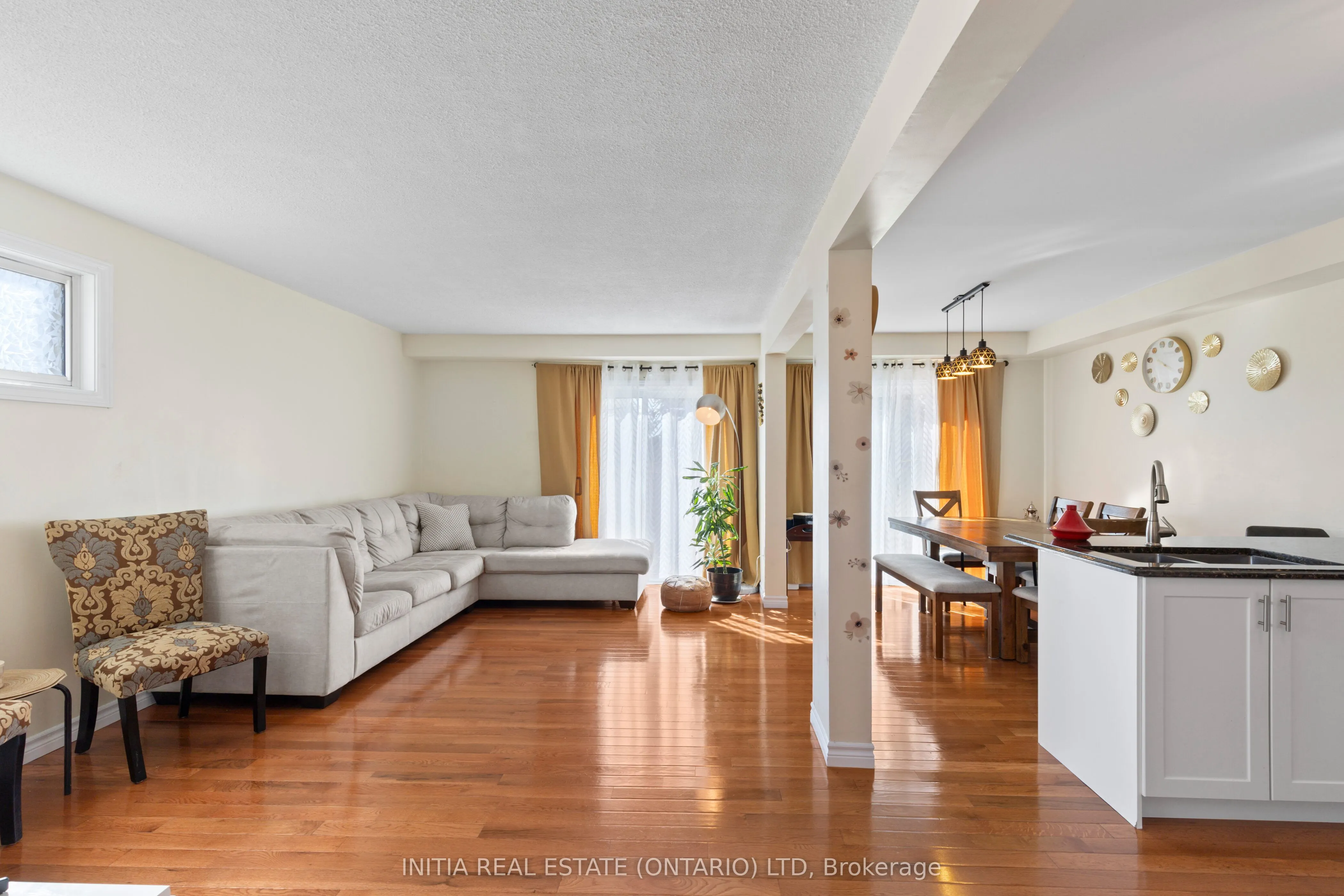 700 Osgoode Drive, #16