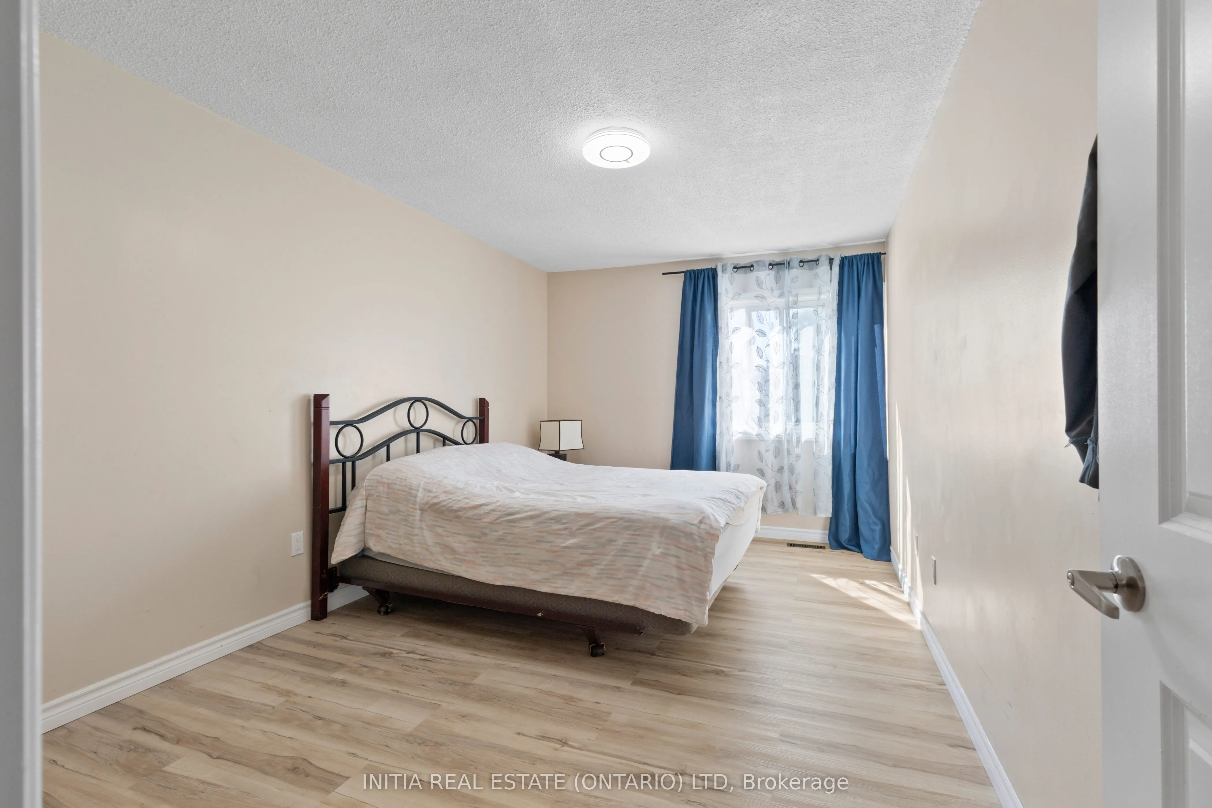 700 Osgoode Drive, #16