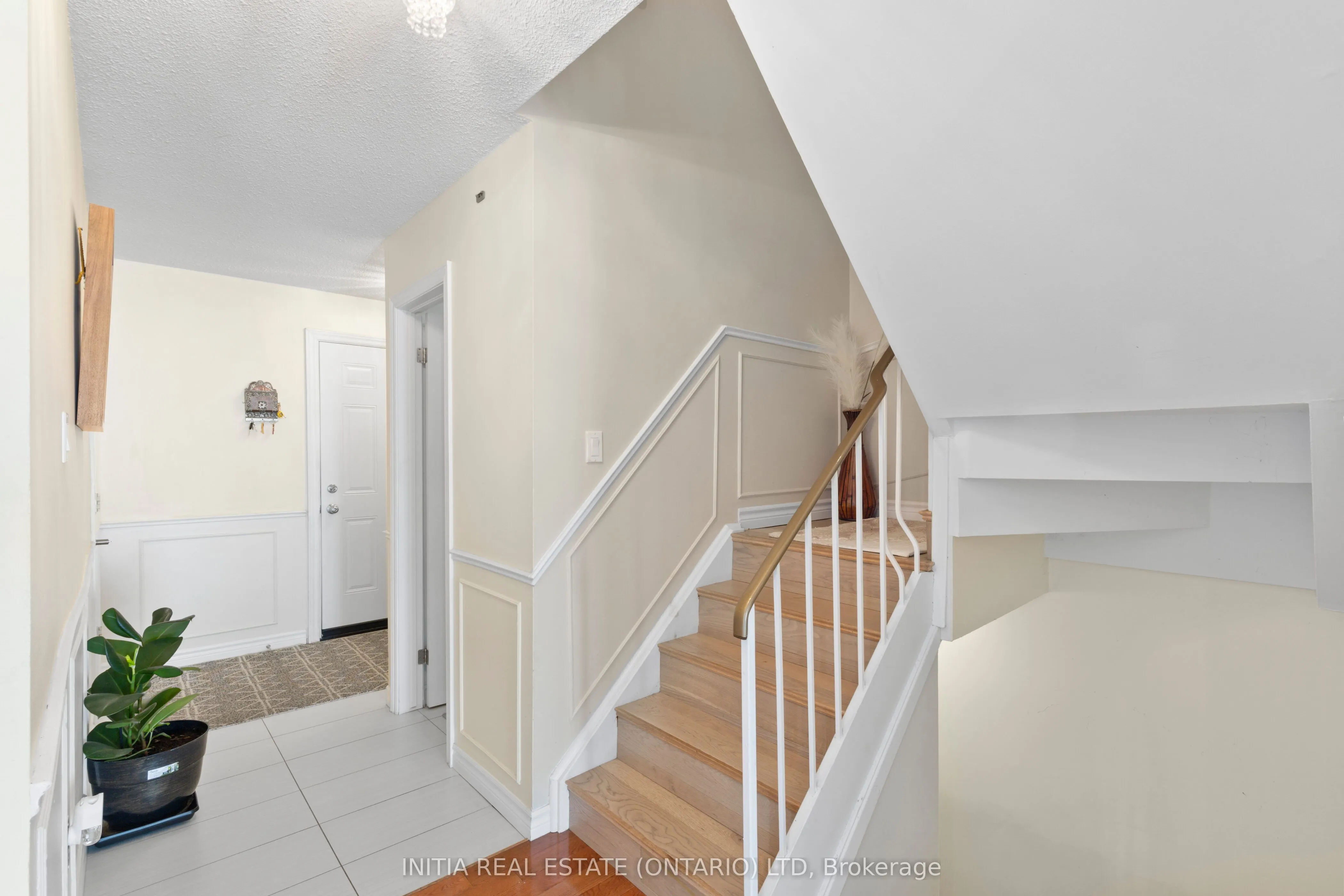700 Osgoode Drive, #16