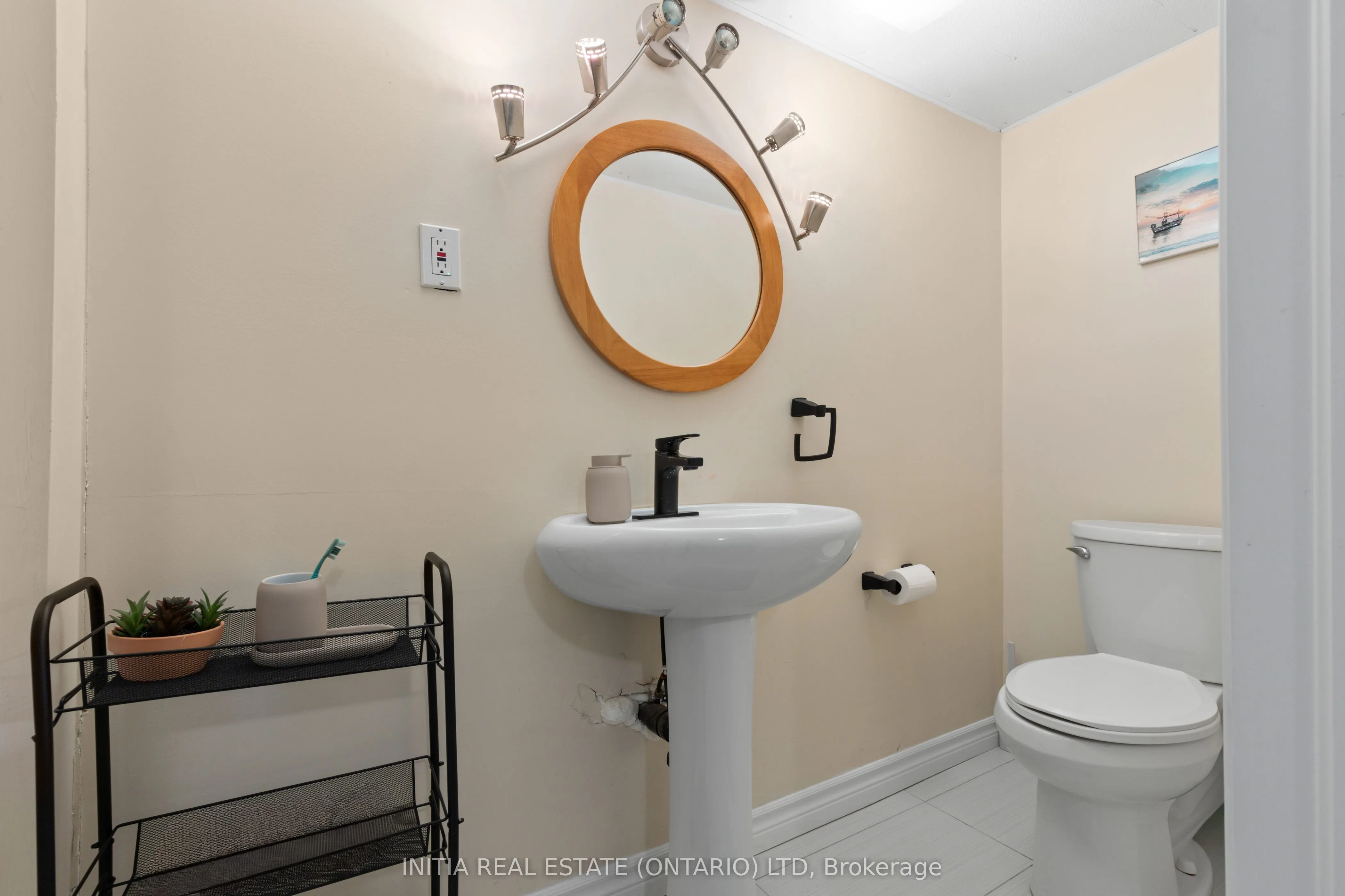 700 Osgoode Drive, #16