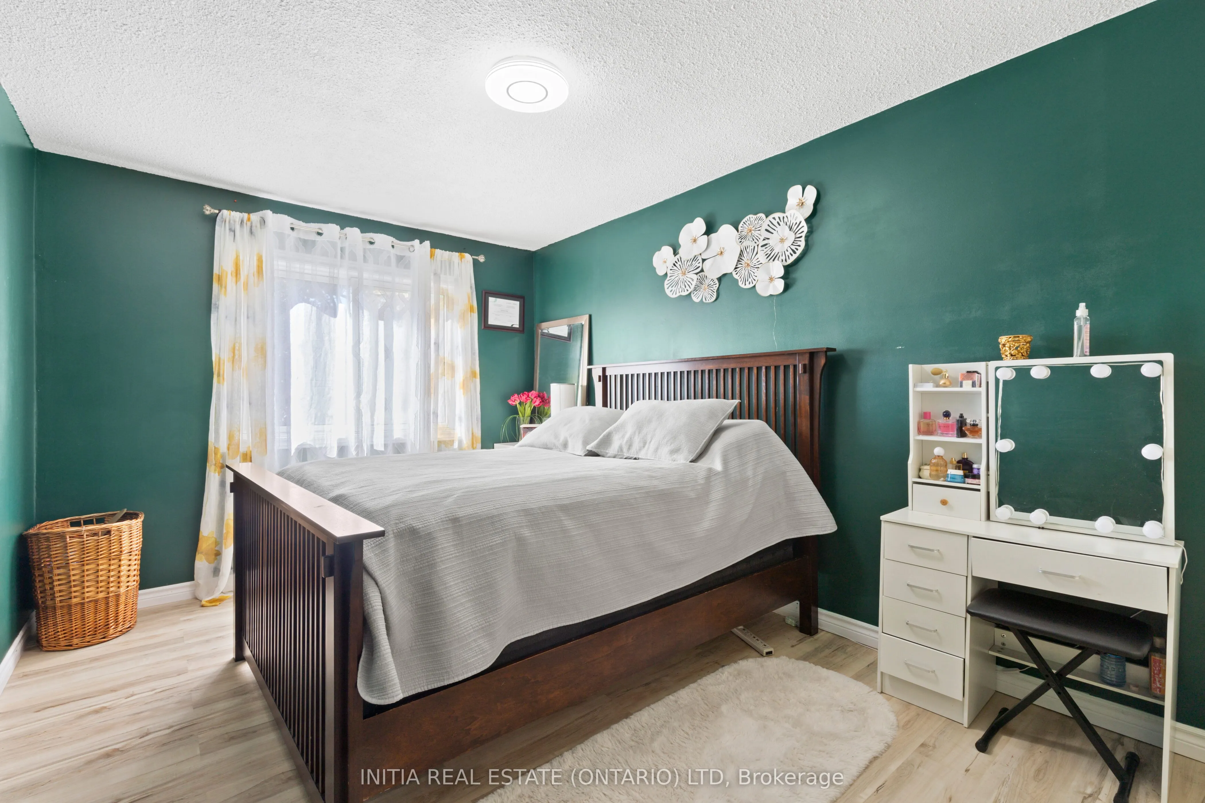 700 Osgoode Drive, #16