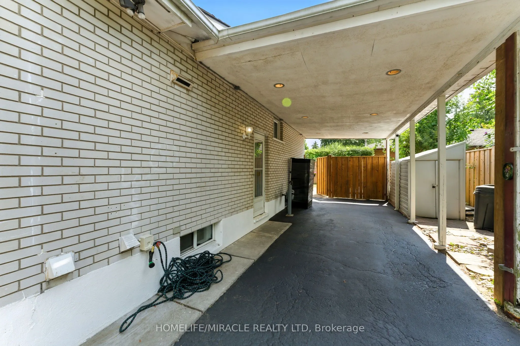4 Ronald Street