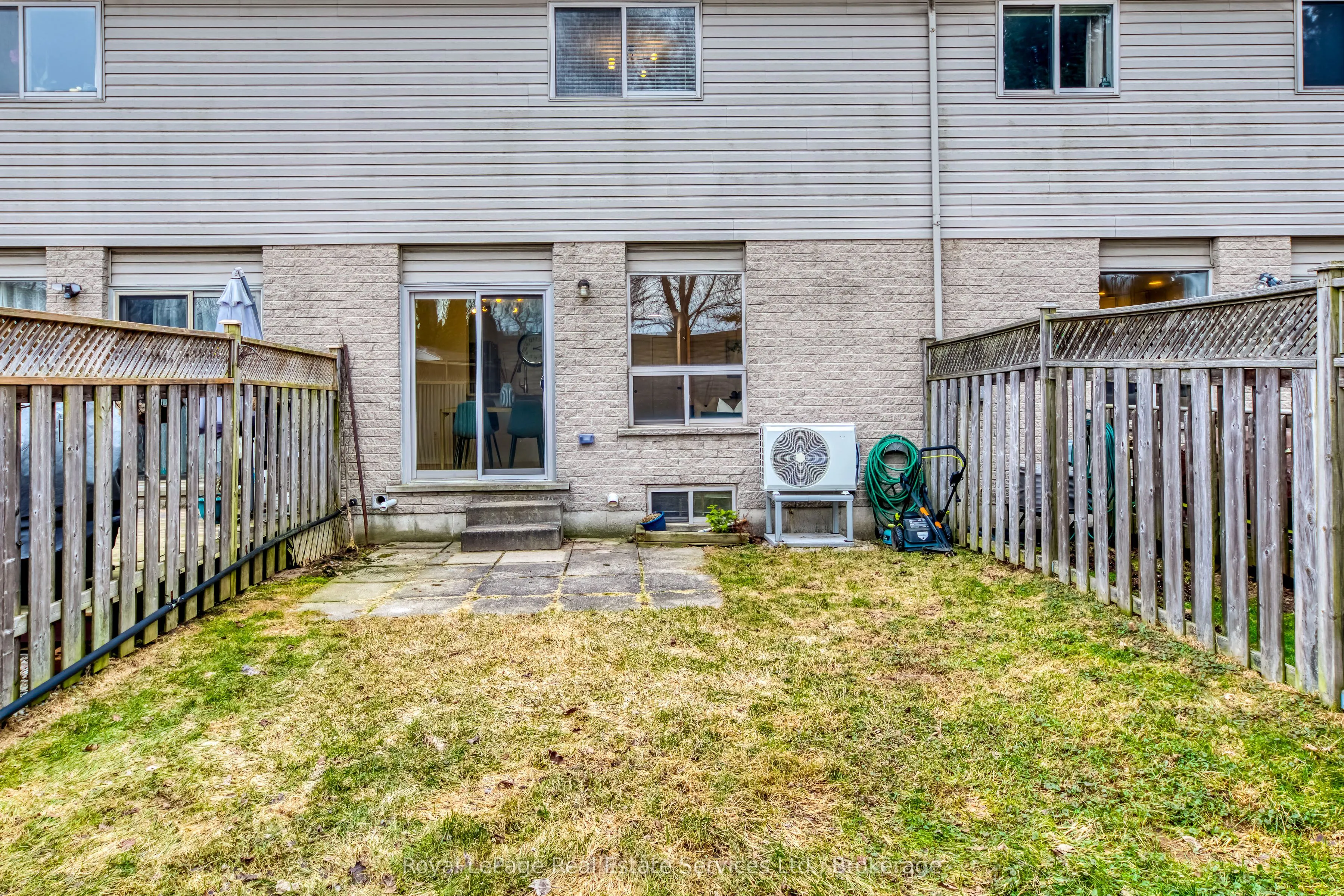 39 Foxborough Drive
