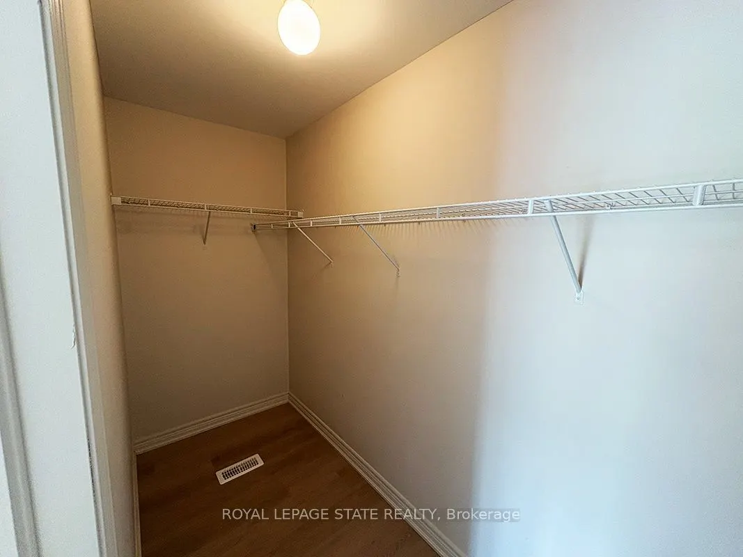 25 Ivybridge Drive, #16