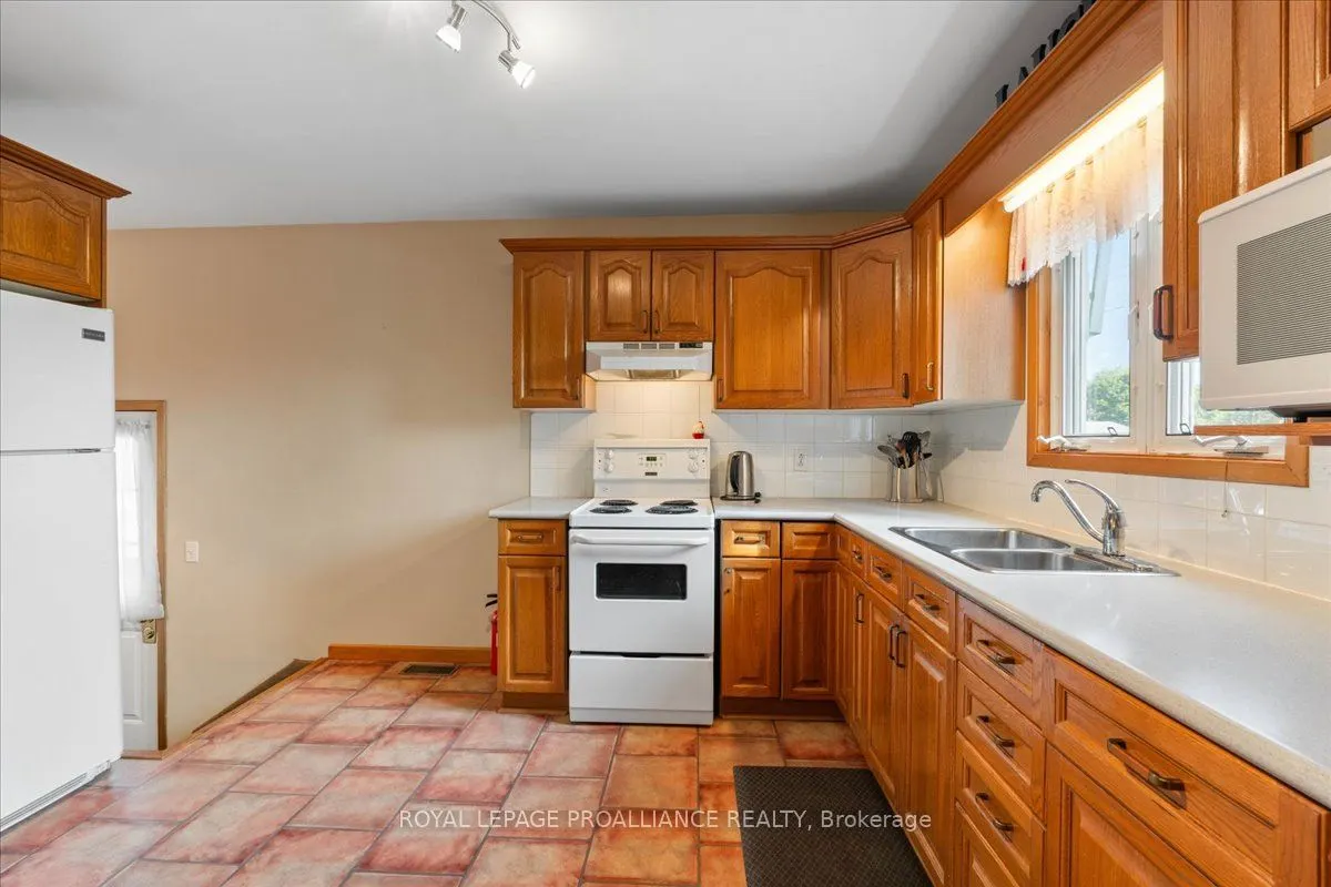356 Dufferin Avenue