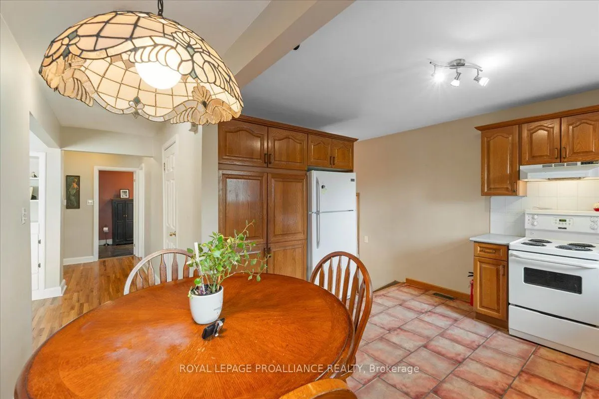 356 Dufferin Avenue