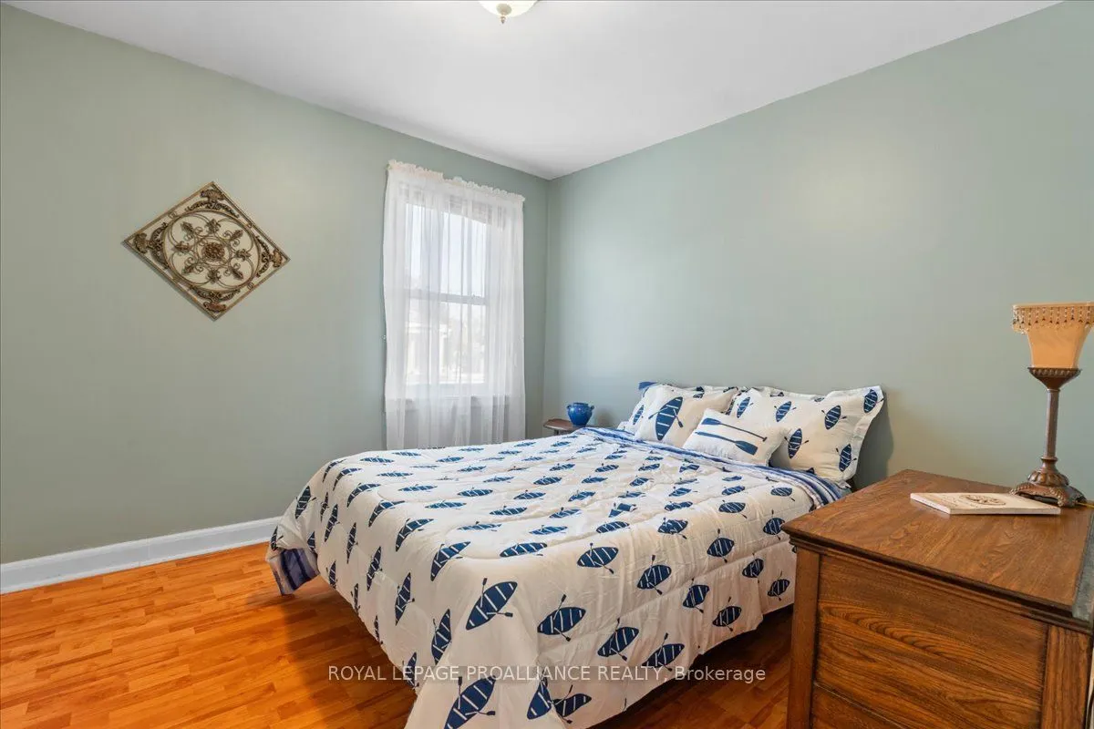 356 Dufferin Avenue