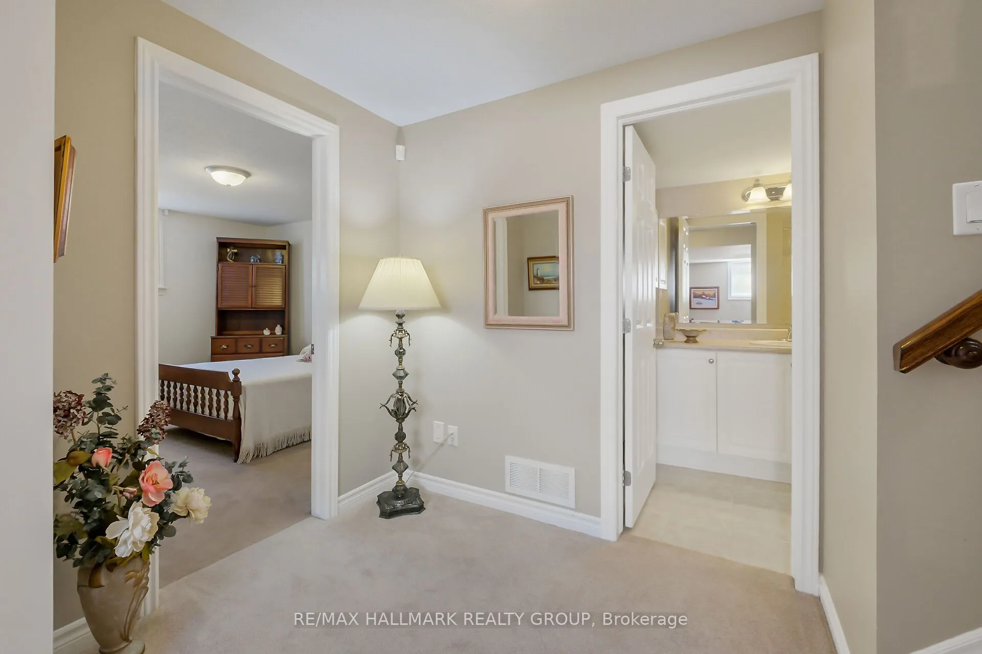 325 Farincourt Crescent
