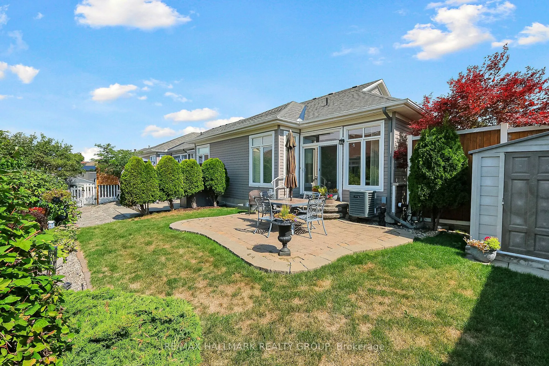 325 Farincourt Crescent