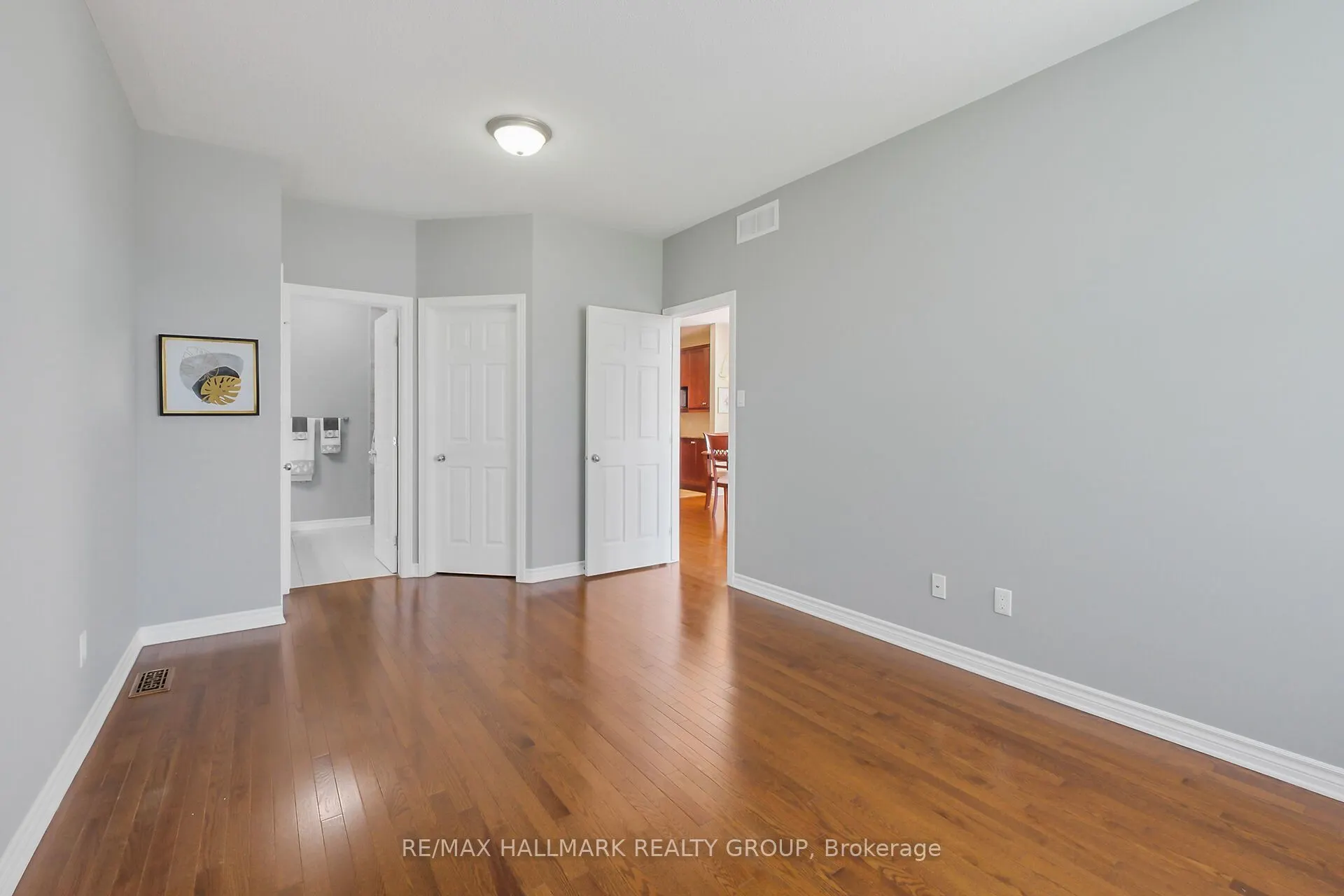 325 Farincourt Crescent