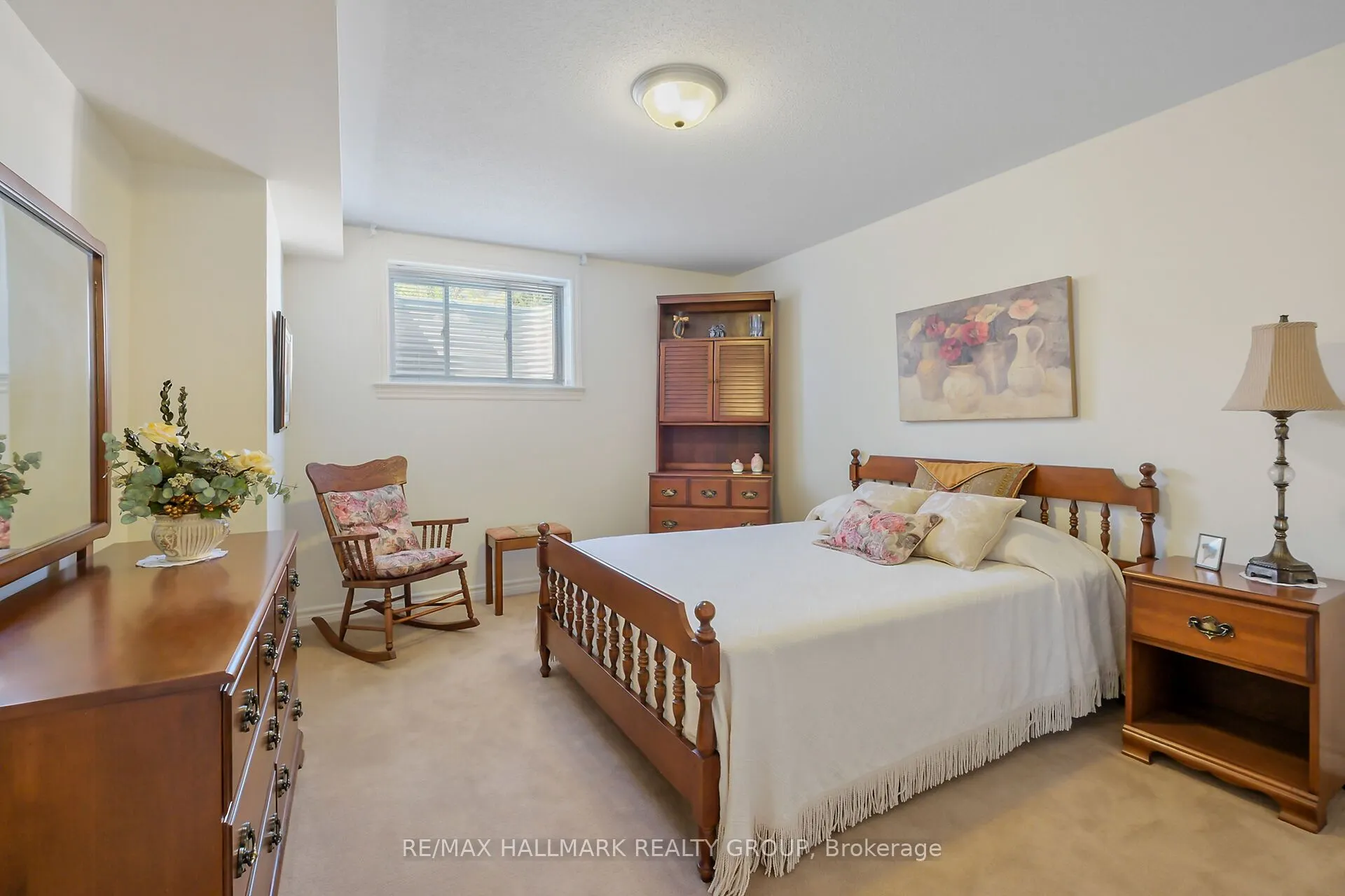 325 Farincourt Crescent