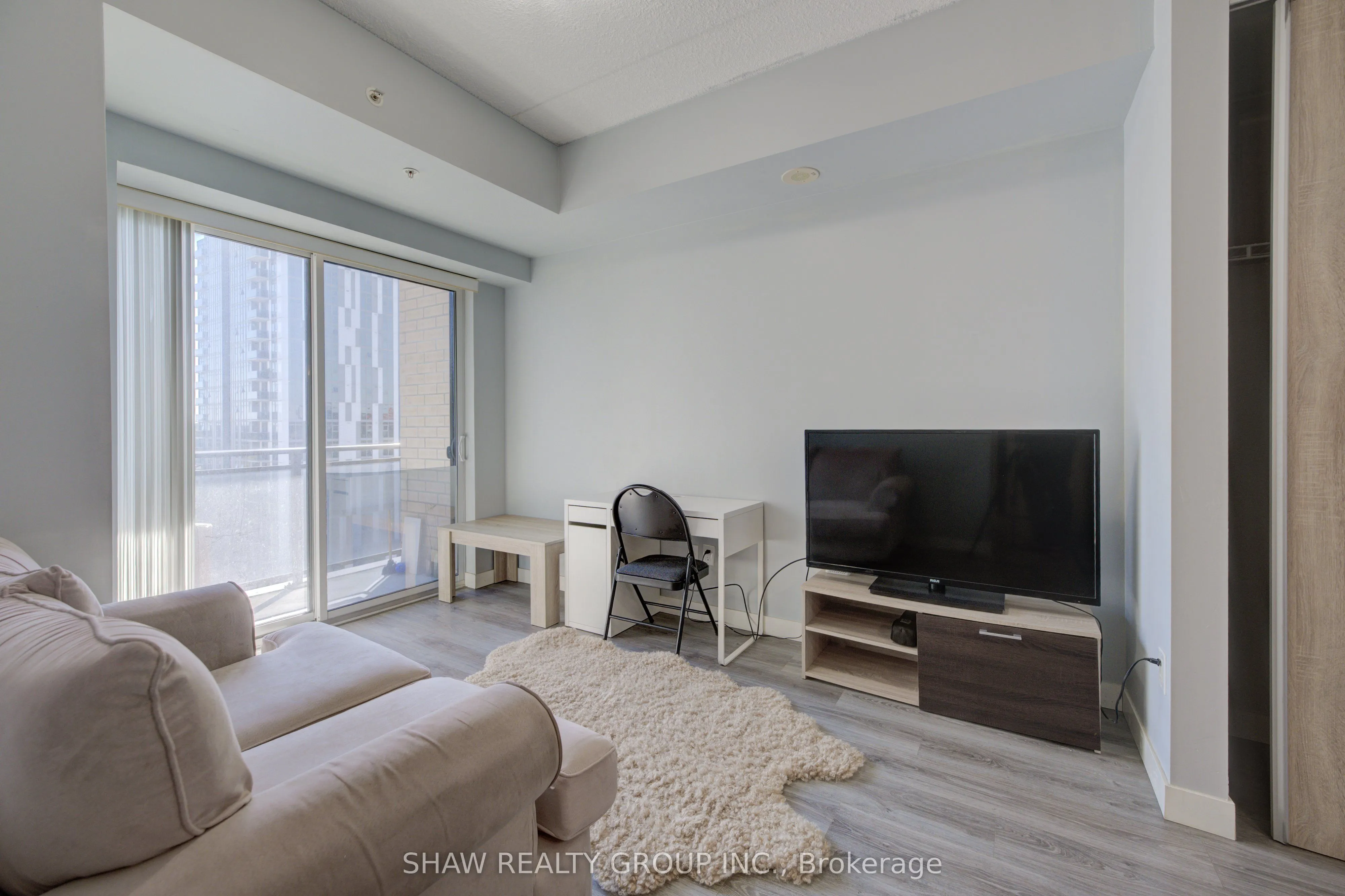 318 Spruce Street, #1203