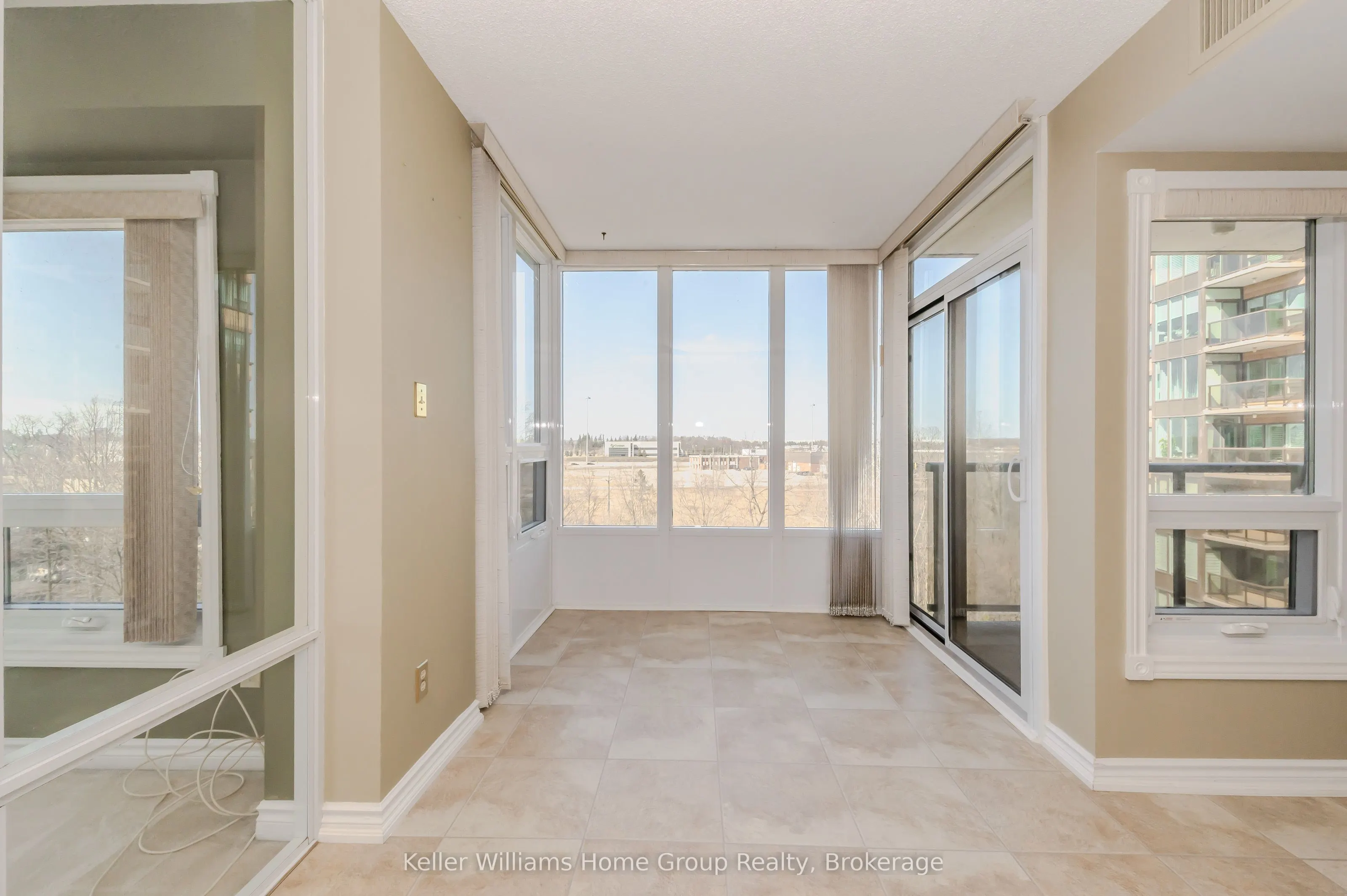 237 King Street W, #1008