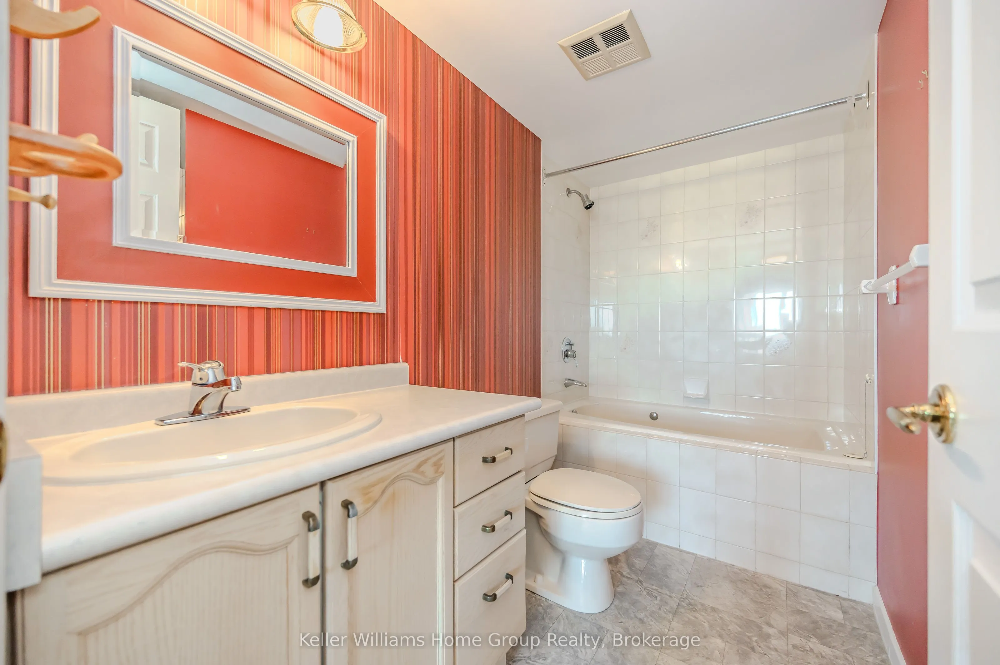 237 King Street W, #1008