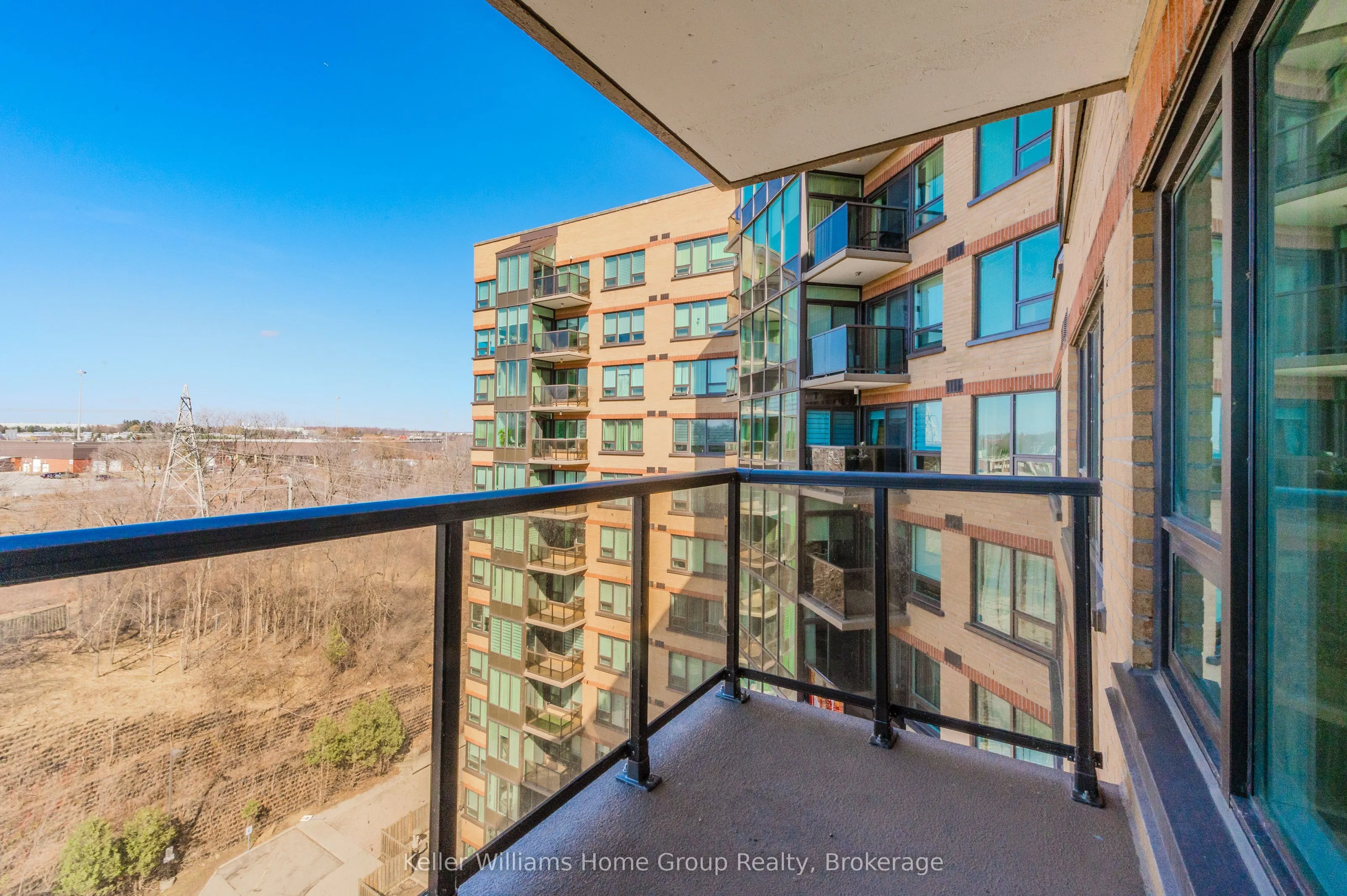 237 King Street W, #1008