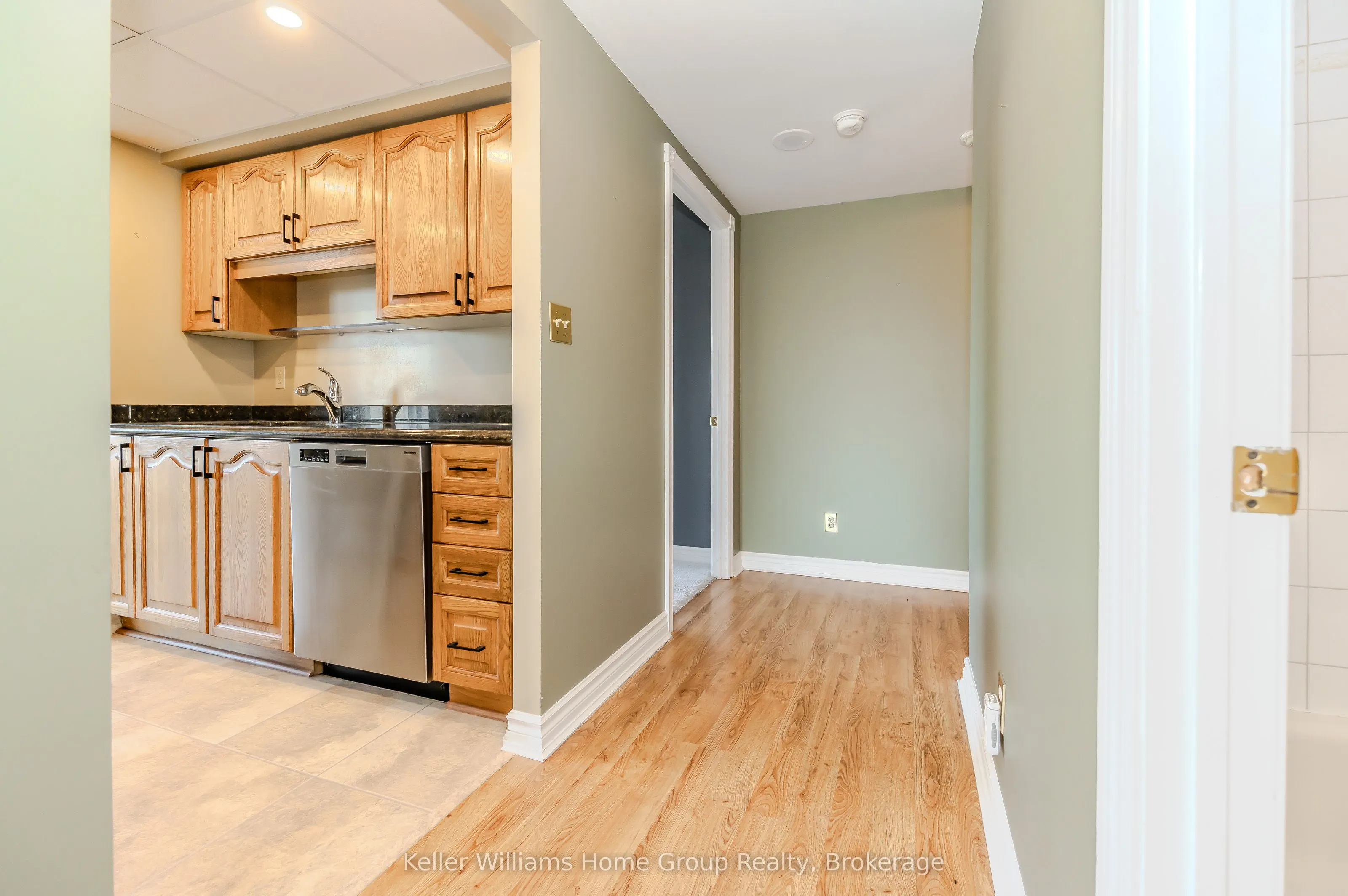 237 King Street W, #1008