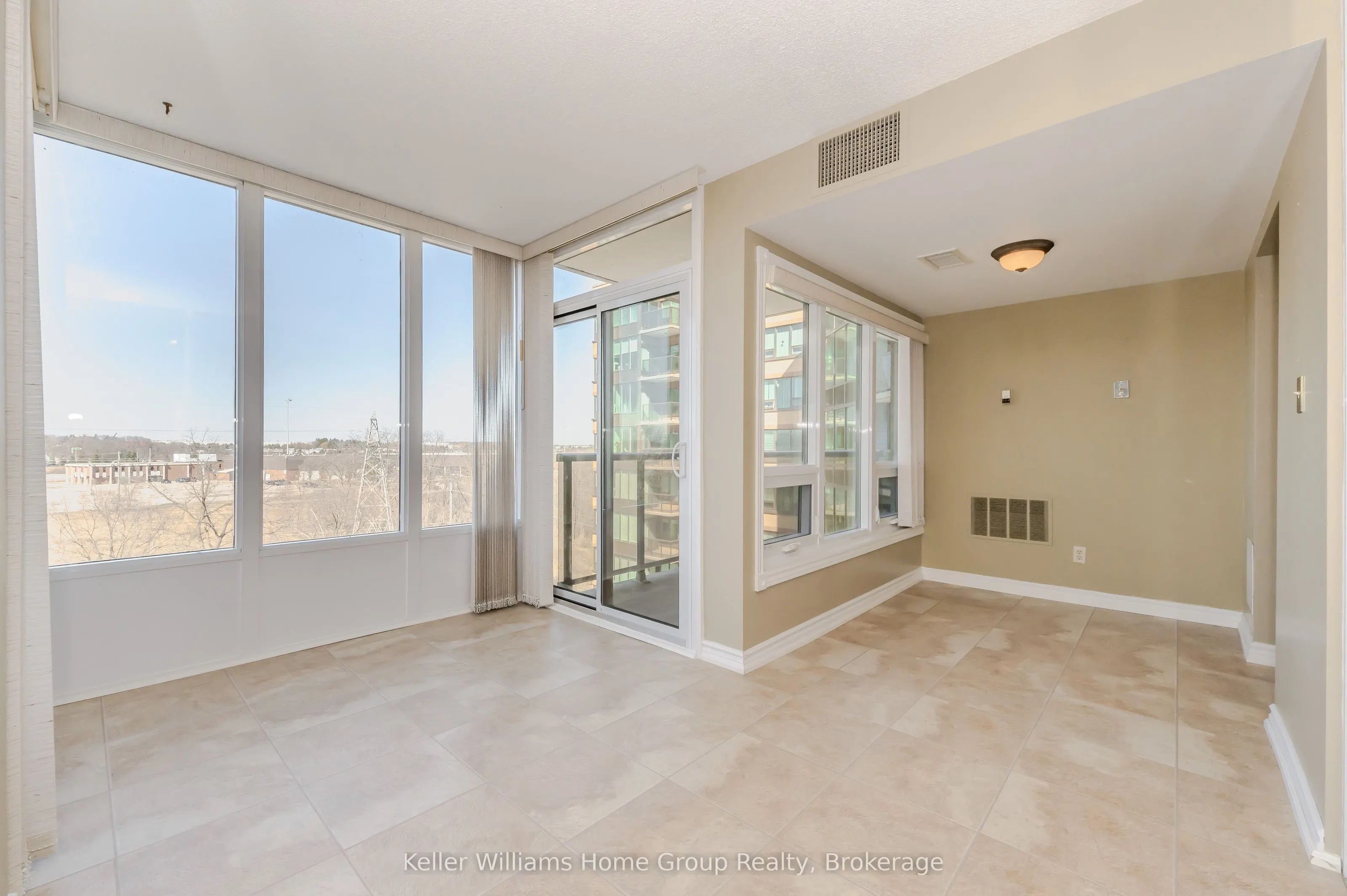 237 King Street W, #1008