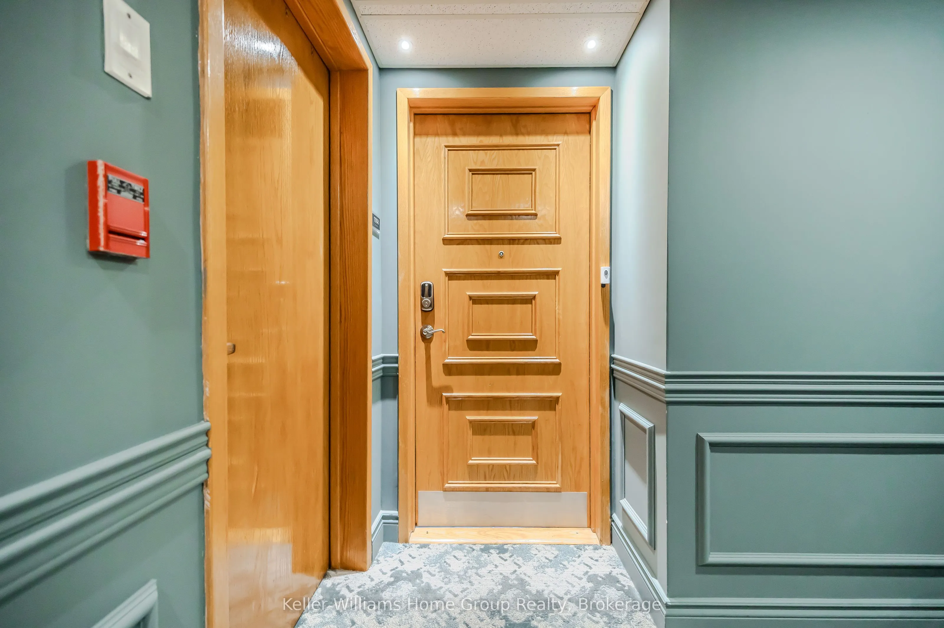 237 King Street W, #1008