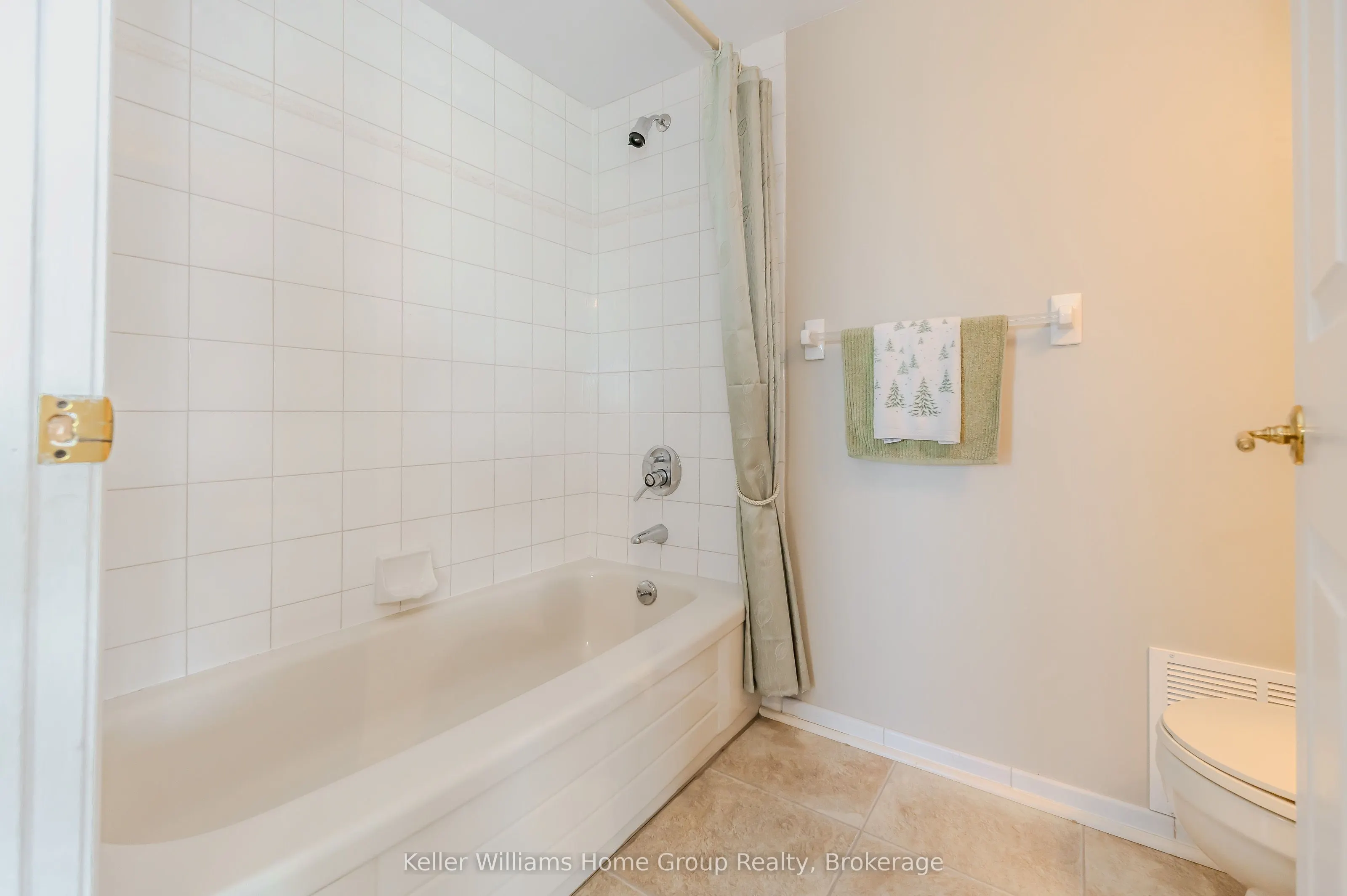 237 King Street W, #1008