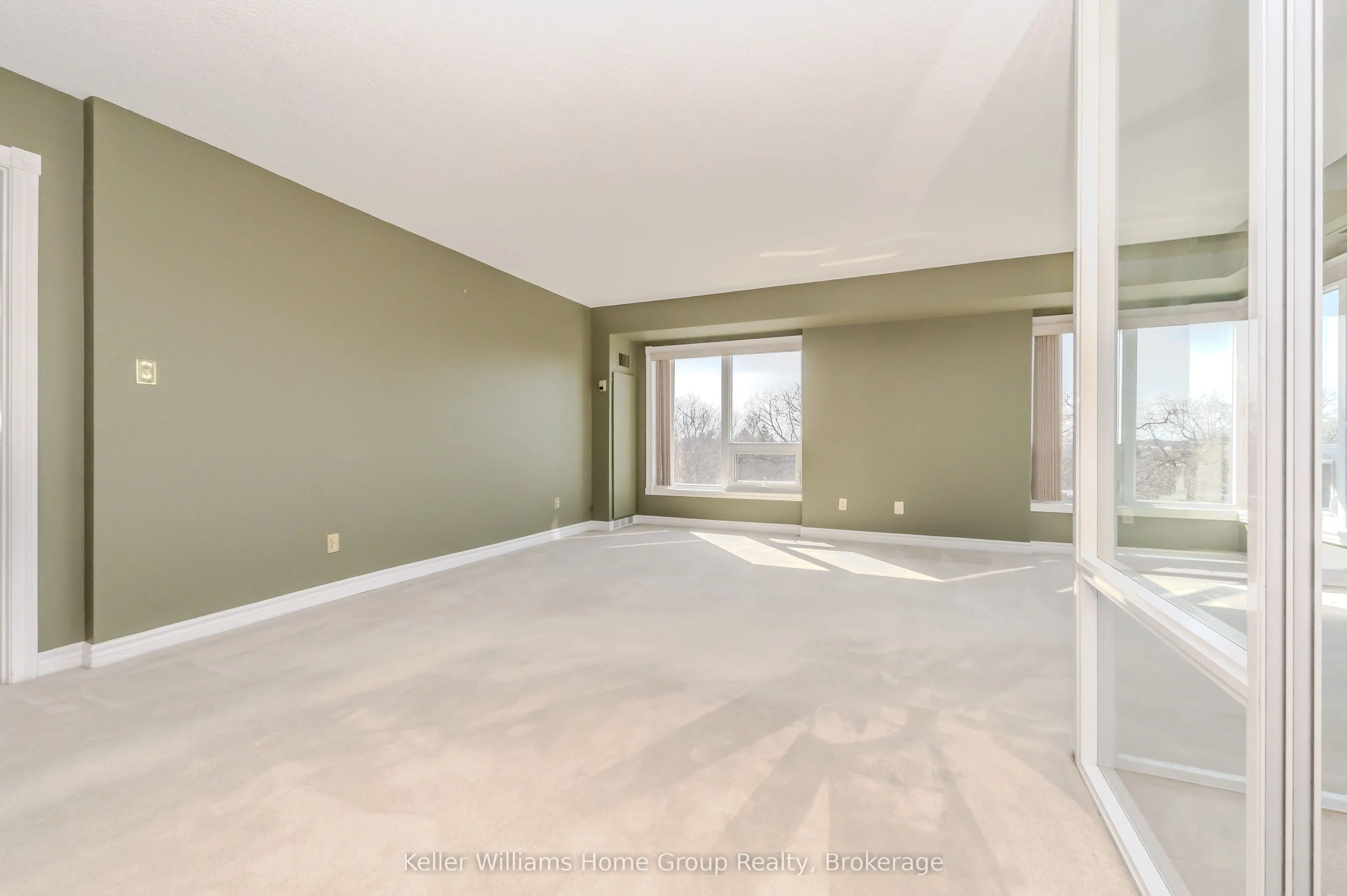 237 King Street W, #1008