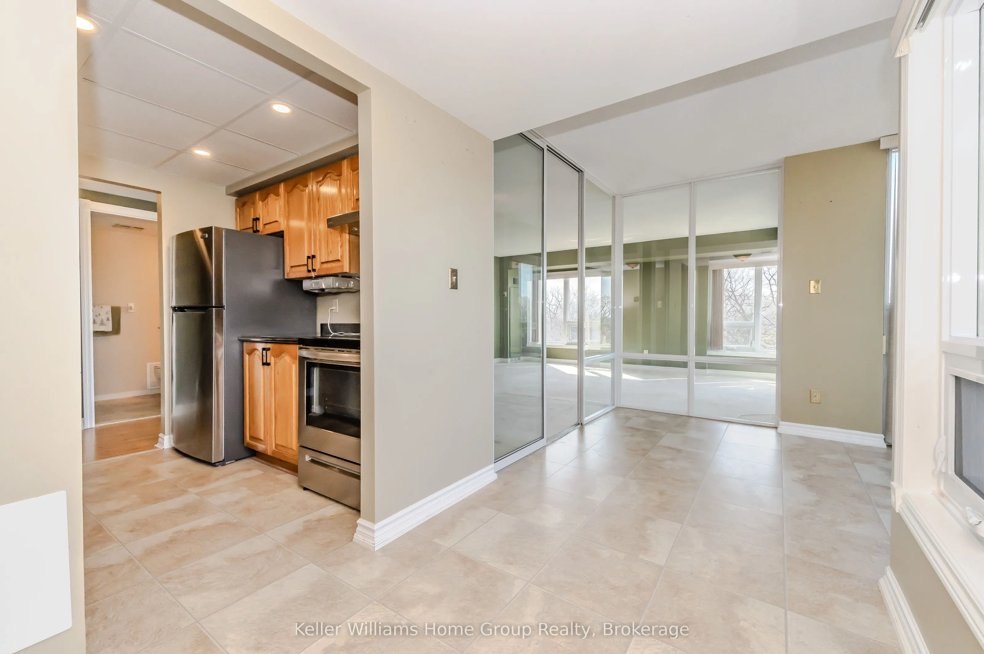 237 King Street W, #1008