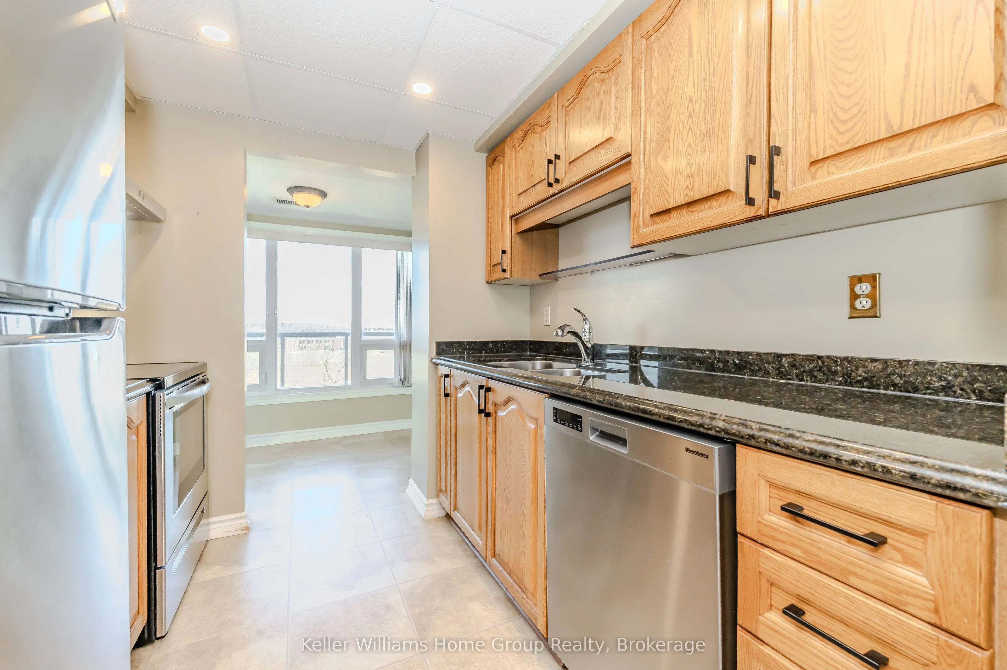 237 King Street W, #1008