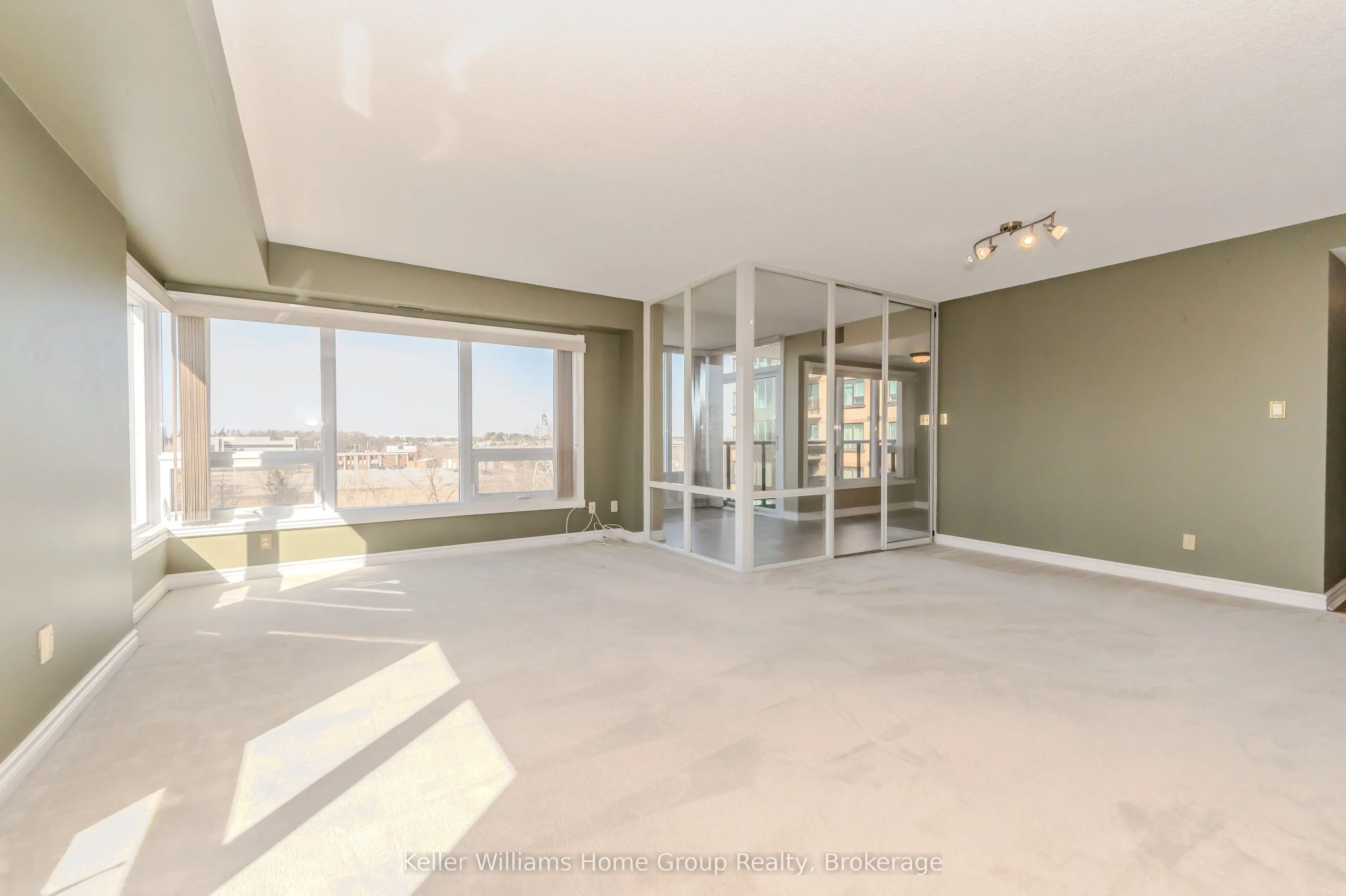 237 King Street W, #1008
