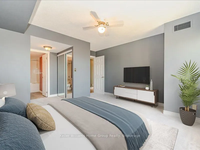 237 King Street W, #1008